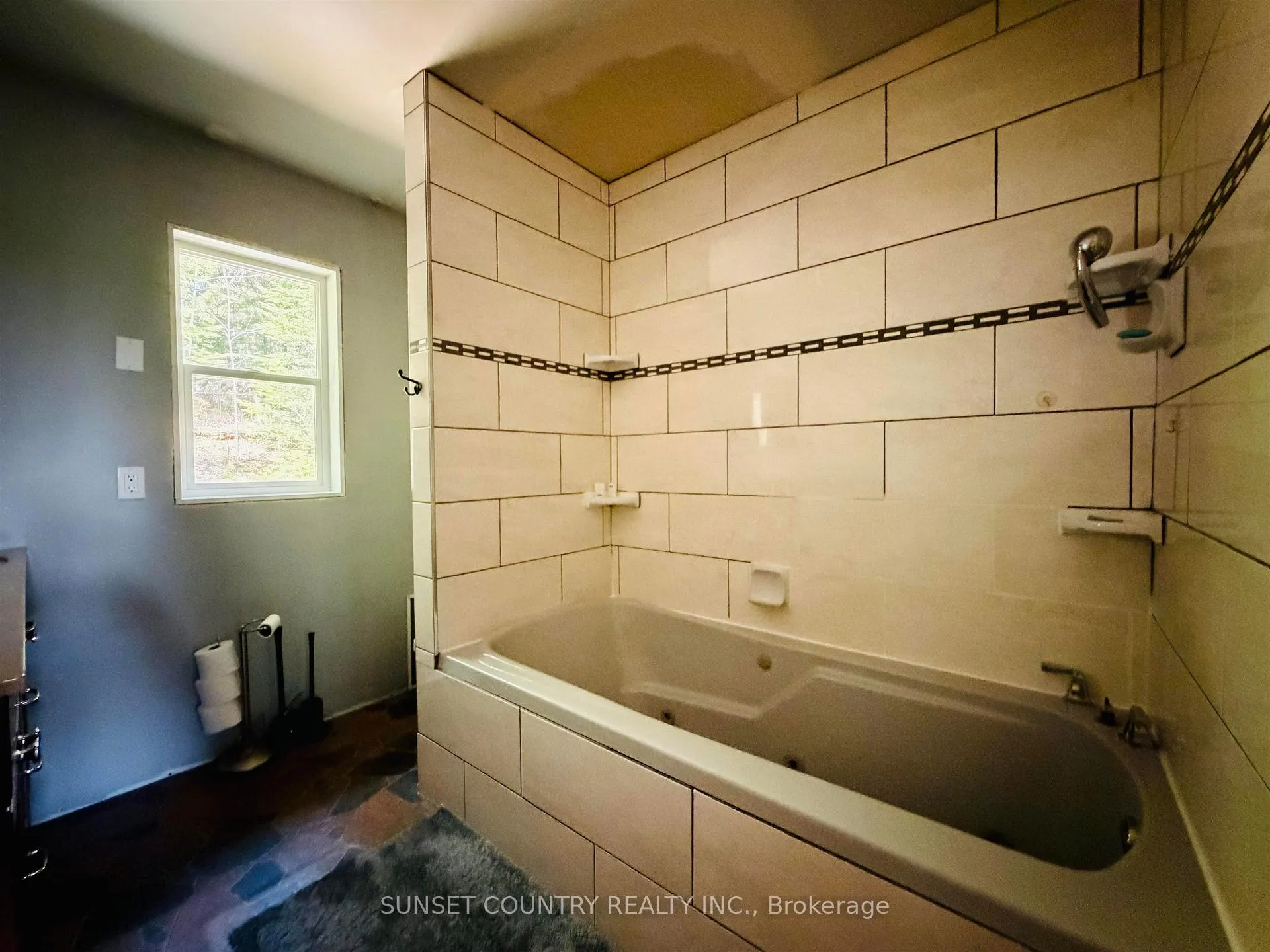 Photo 21 of 14794 17, Dryden, Barclay — HOMEH