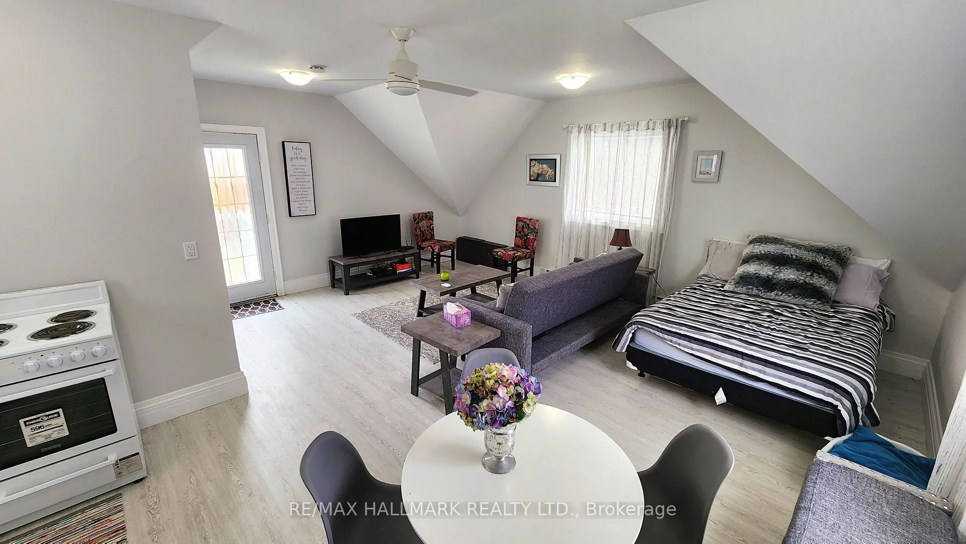 Photo 11 of 203 Bayshore Road, Innisfil, Gilford — HOMEH