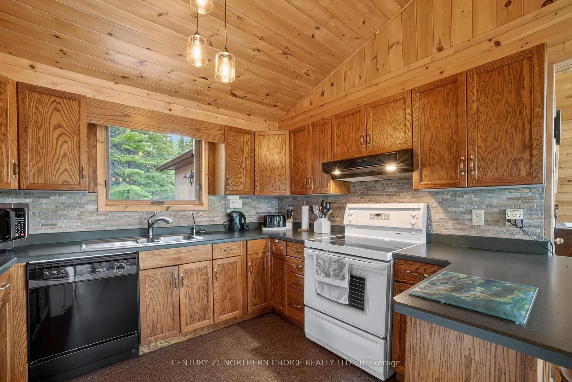 Photo 17 of 27 Lily Pad Bay, First Nations — HOMEH