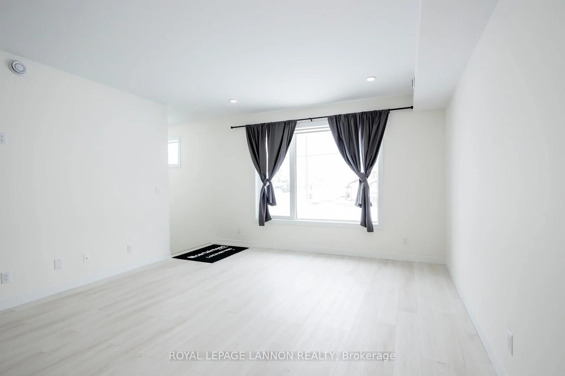 Photo 5 of 401 Empire Avenue, Thunder Bay, Westfort — HOMEH