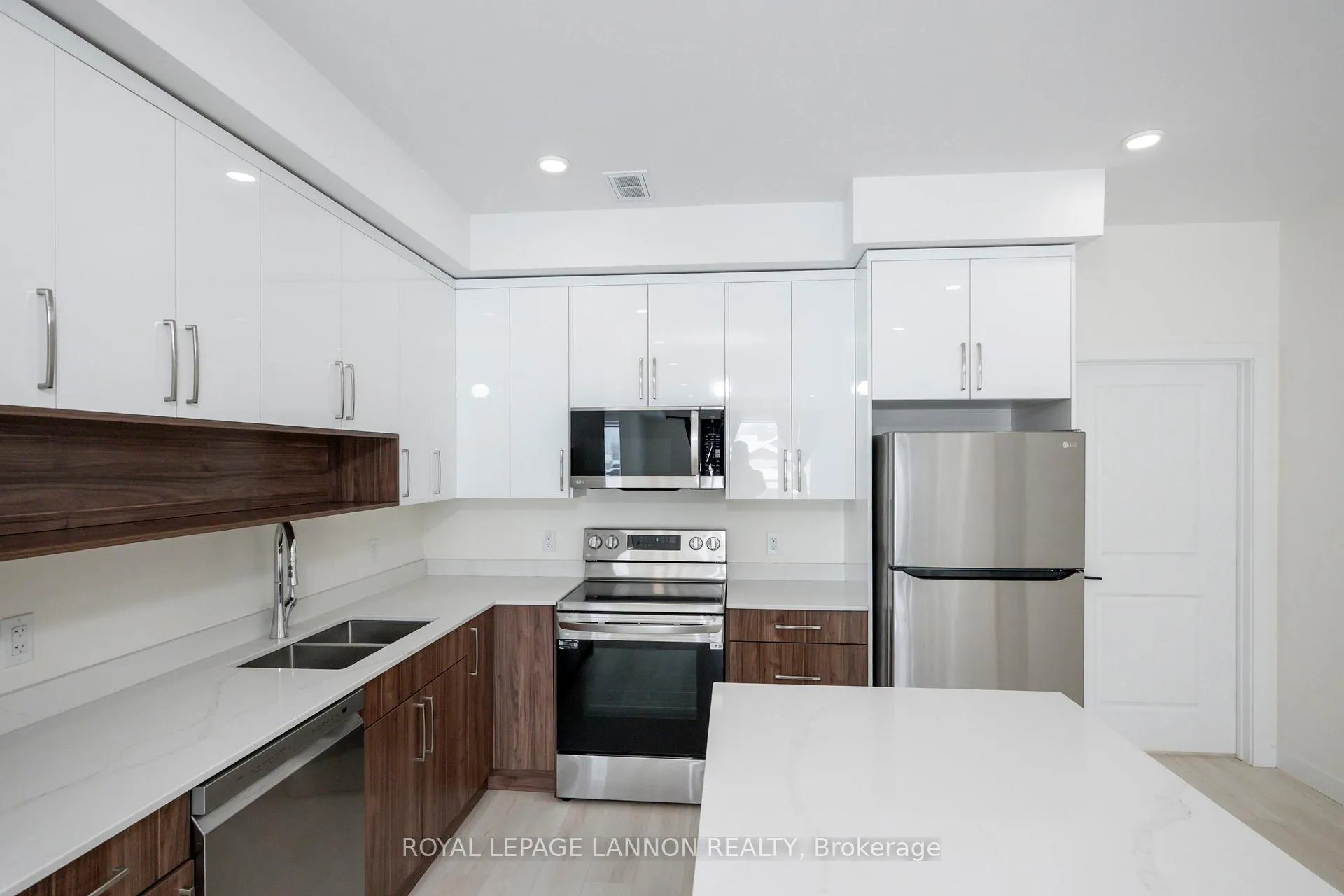 Photo 10 of 401 Empire Avenue, Thunder Bay, Westfort — HOMEH