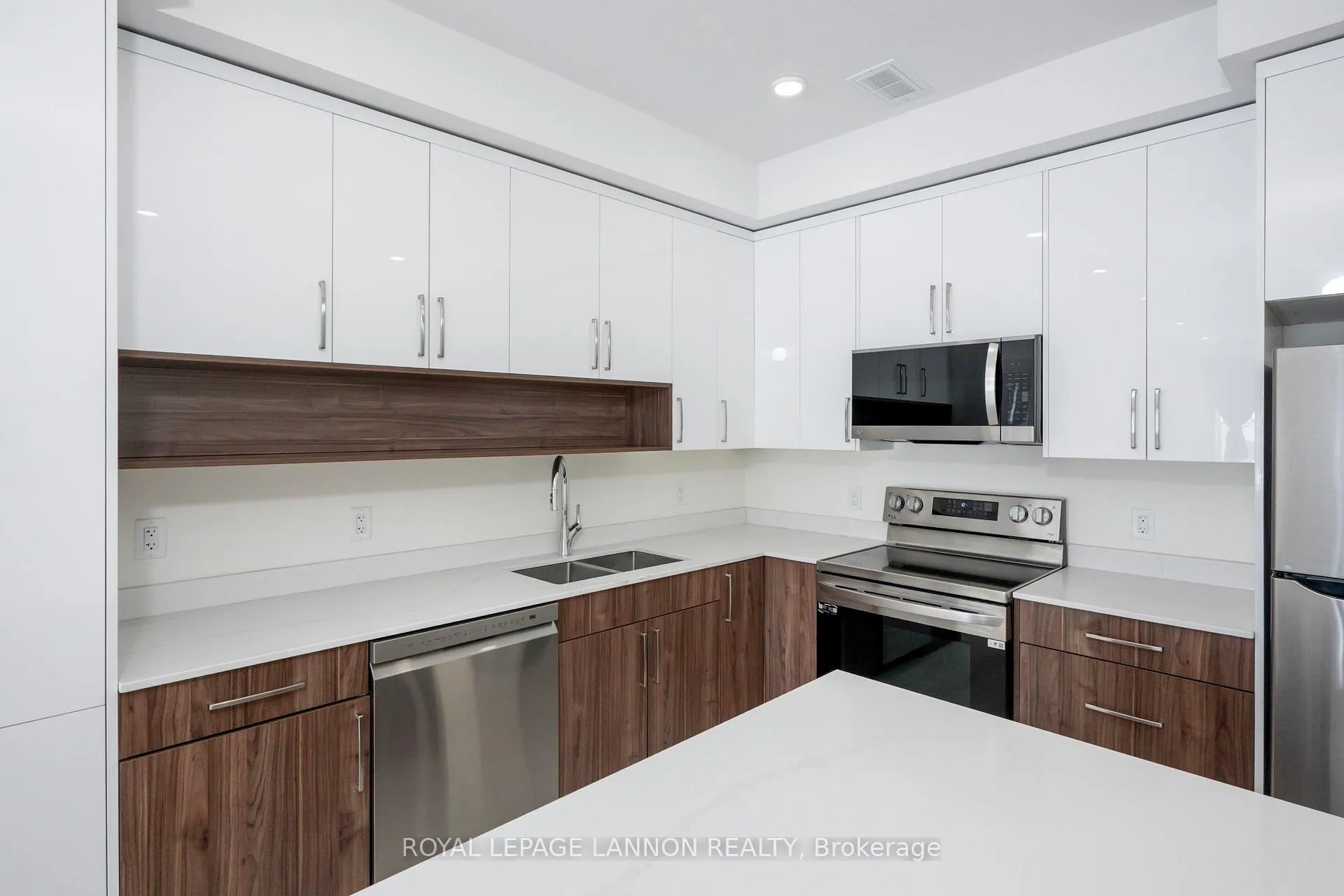 Photo 11 of 401 Empire Avenue, Thunder Bay, Westfort — HOMEH