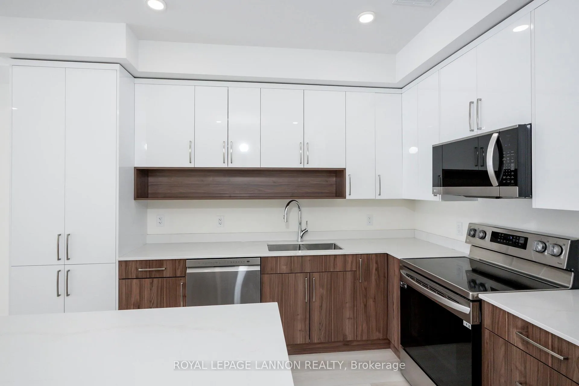 Photo 12 of 401 Empire Avenue, Thunder Bay, Westfort — HOMEH