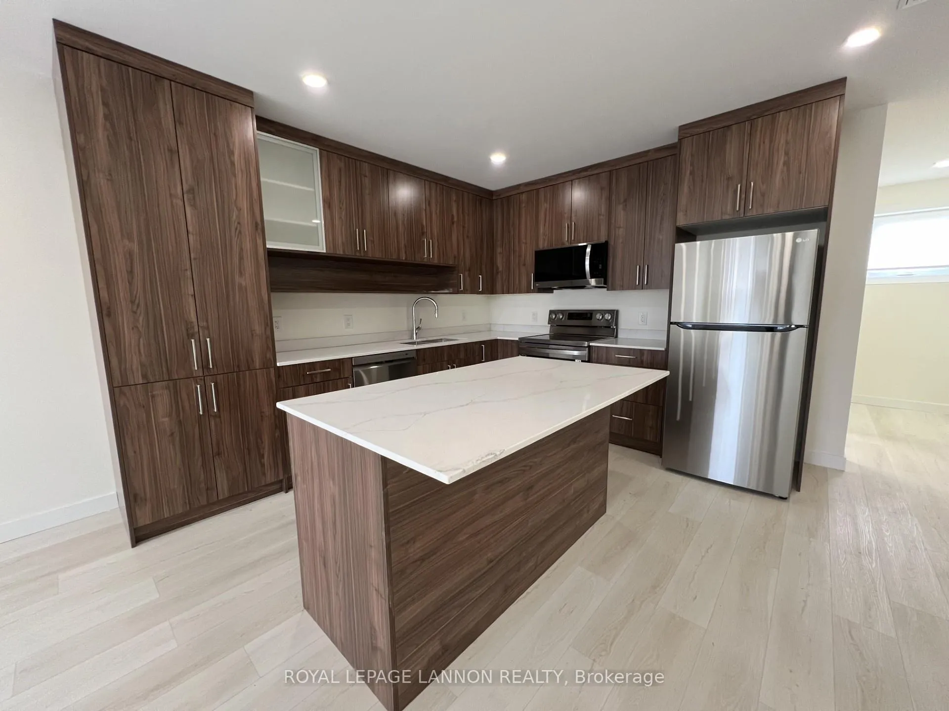Photo 33 of 401 Empire Avenue, Thunder Bay, Westfort — HOMEH