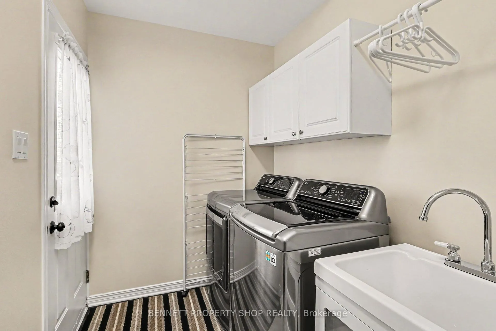 Photo 12 of 14 Sachs Forest Place, Ottawa, Barrhaven East — HOMEH