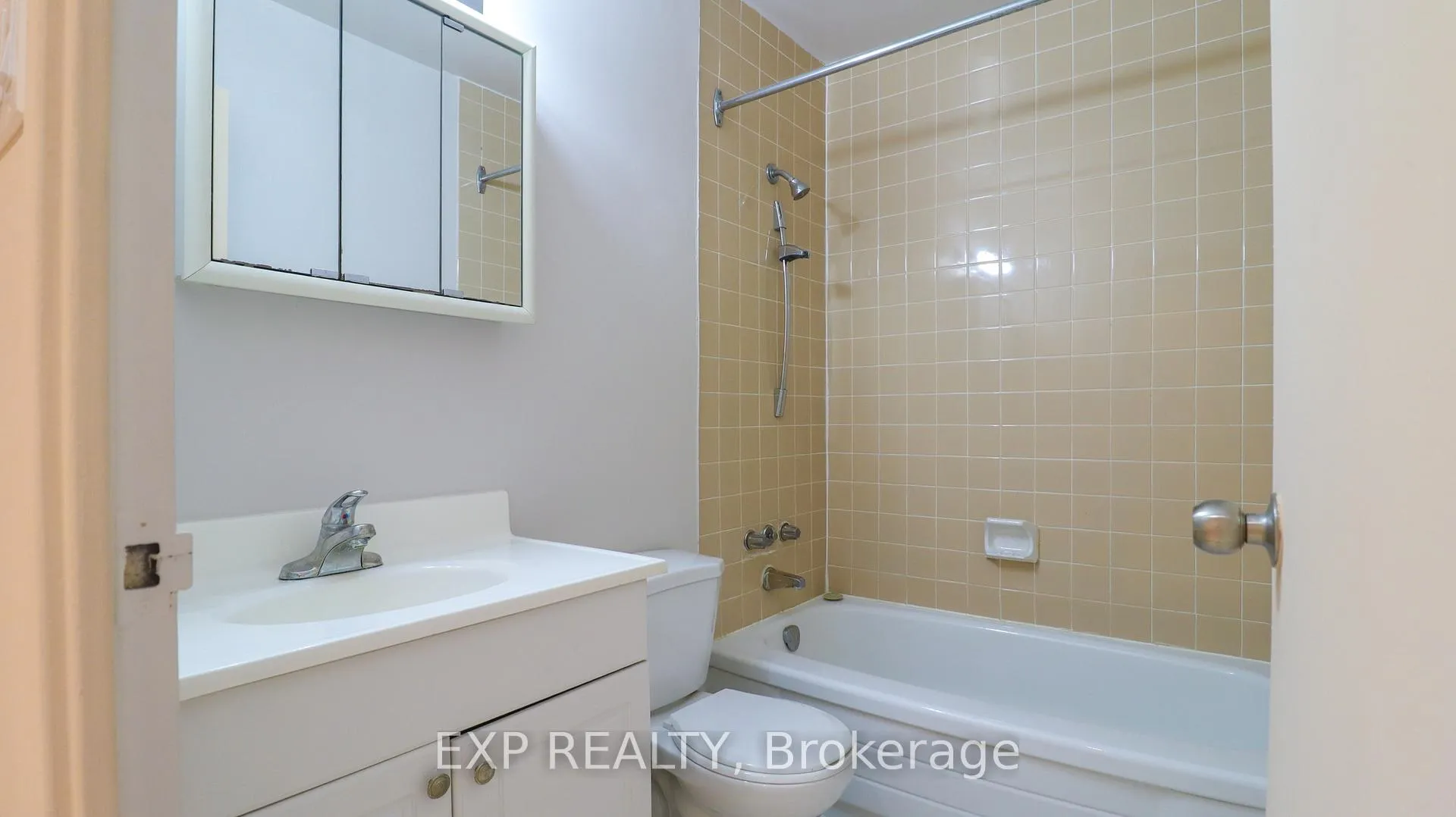 Photo 6 of Unit 207, 84 Second Street, Orangeville — HOMEH