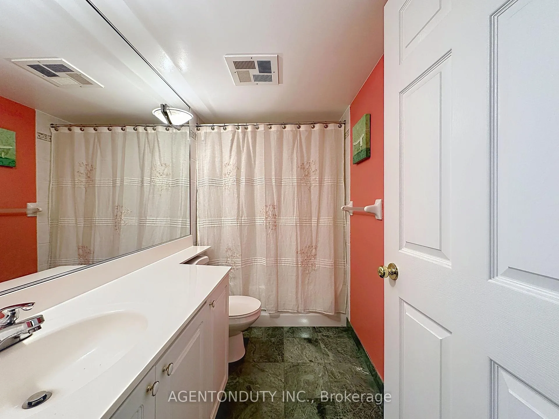 Photo 7 of Unit 613, 109 Front Street E, Toronto, Moss Park — HOMEH