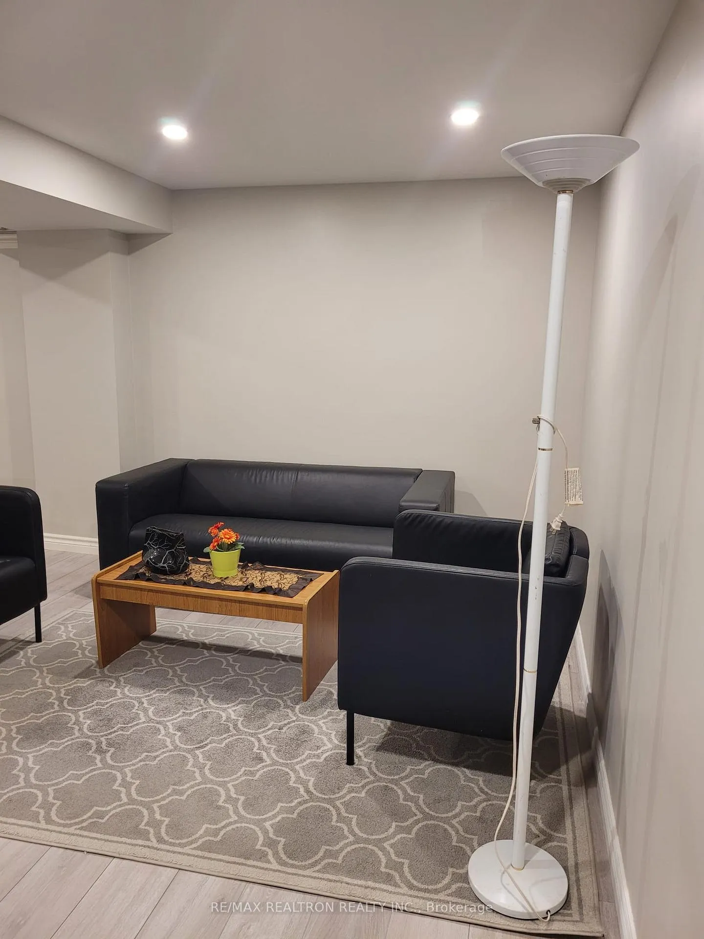Photo 4 of Unit Bsmt B, 7 Billingham Heights, Aurora, Bayview Wellington — HOMEH