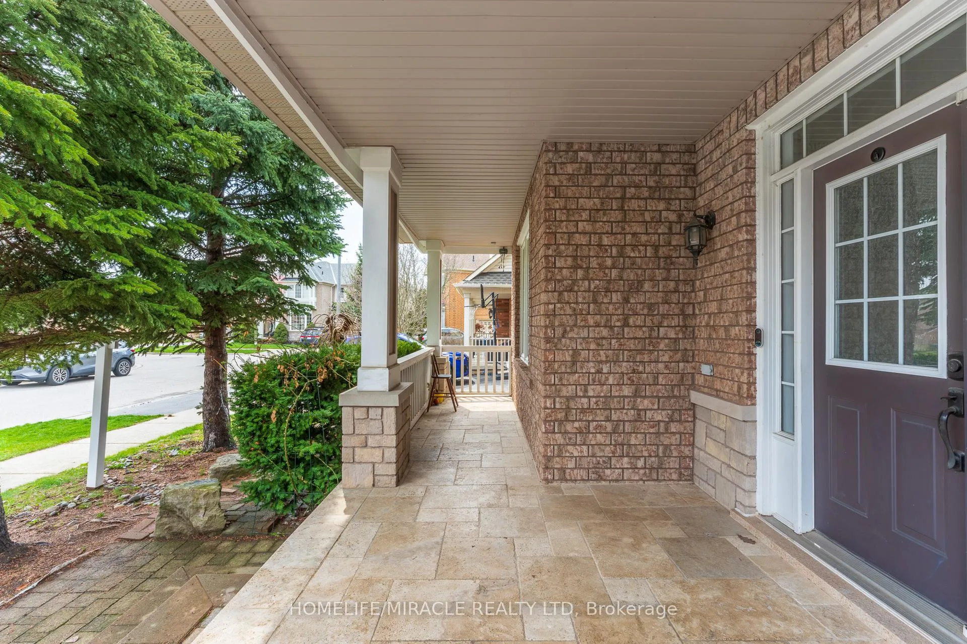 Photo 3 of 2299 Glazebrook Circle, Oakville, Westmount — HOMEH