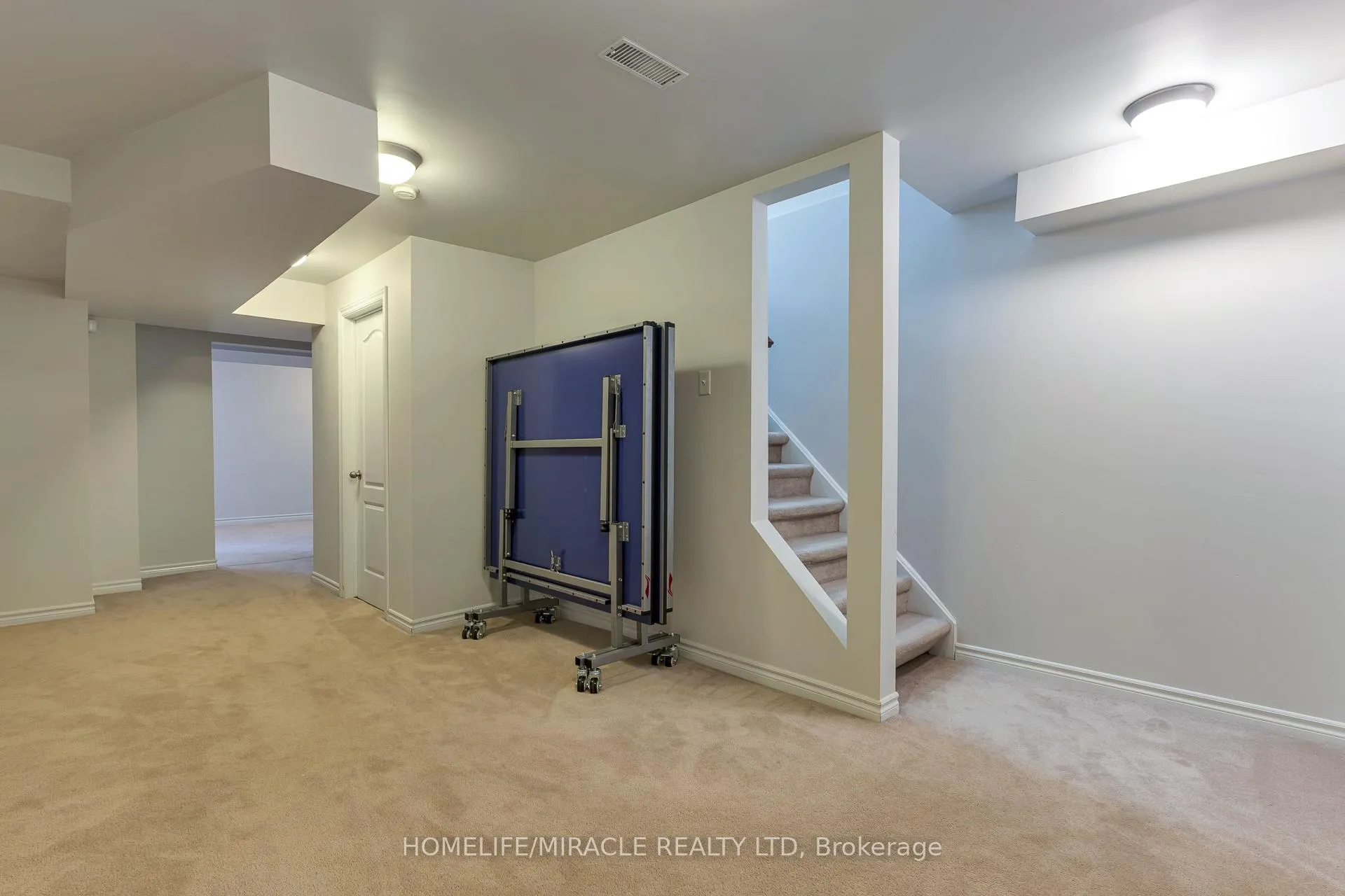 Photo 6 of 2299 Glazebrook Circle, Oakville, Westmount — HOMEH