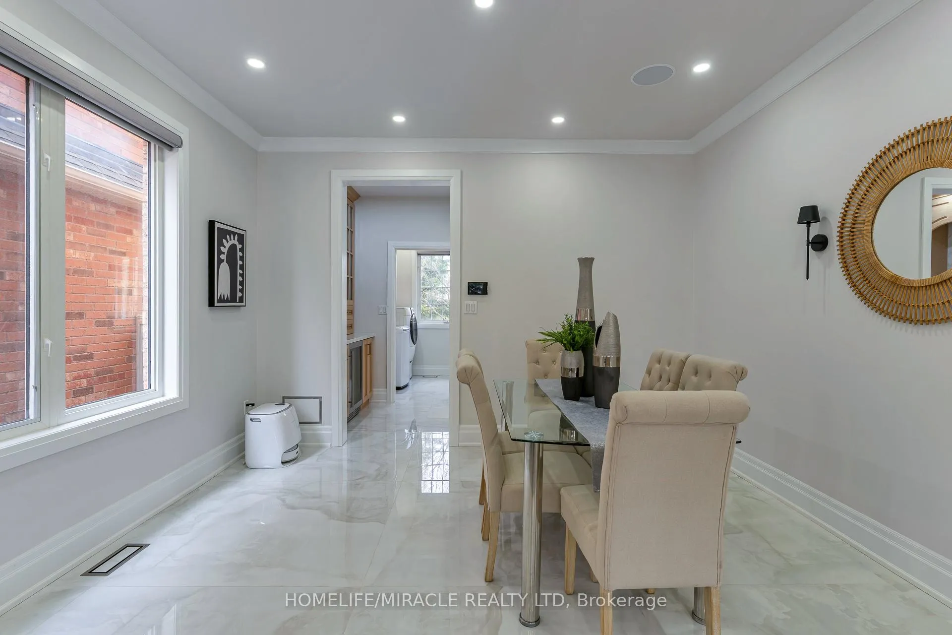Photo 8 of 2299 Glazebrook Circle, Oakville, Westmount — HOMEH