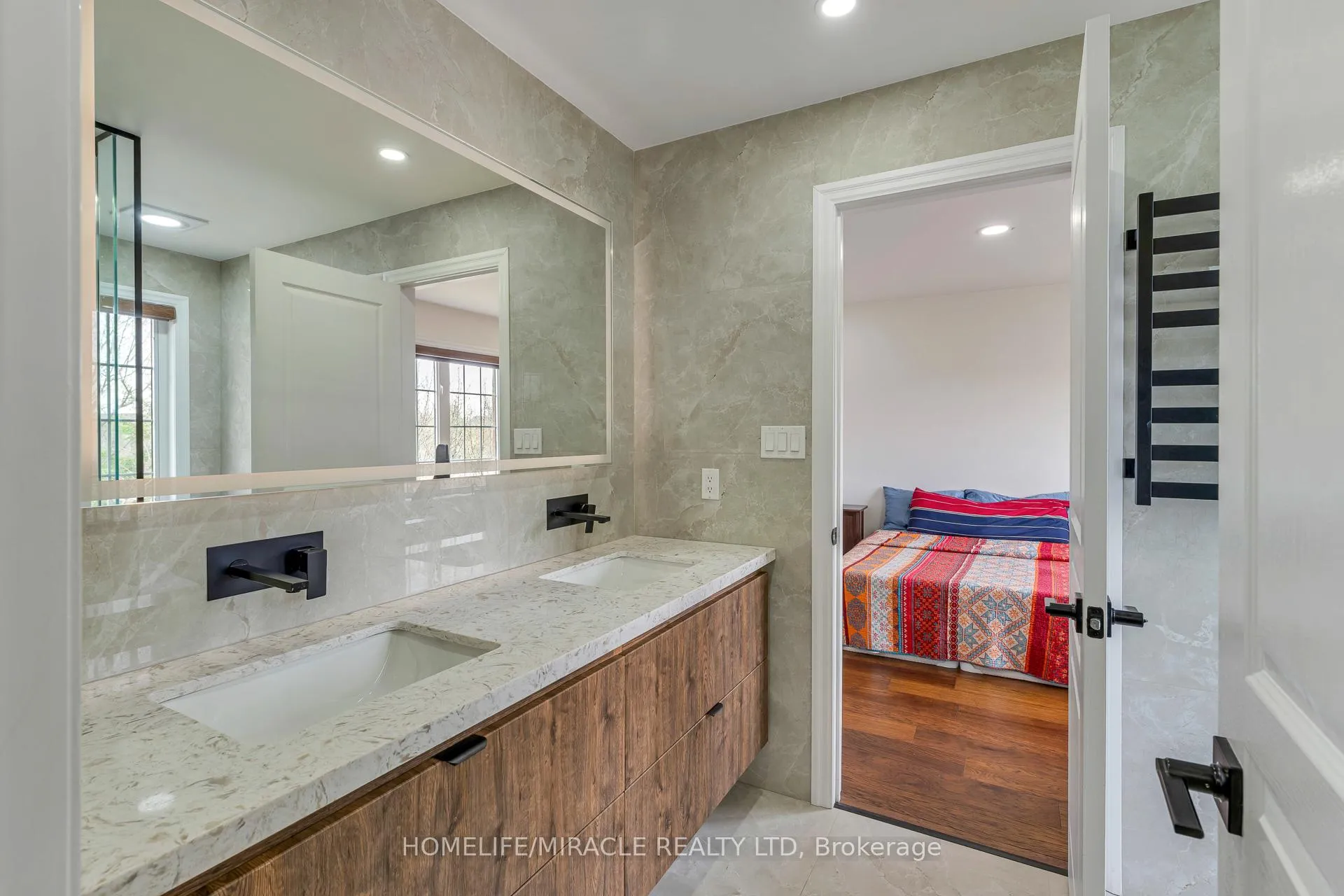 Photo 10 of 2299 Glazebrook Circle, Oakville, Westmount — HOMEH