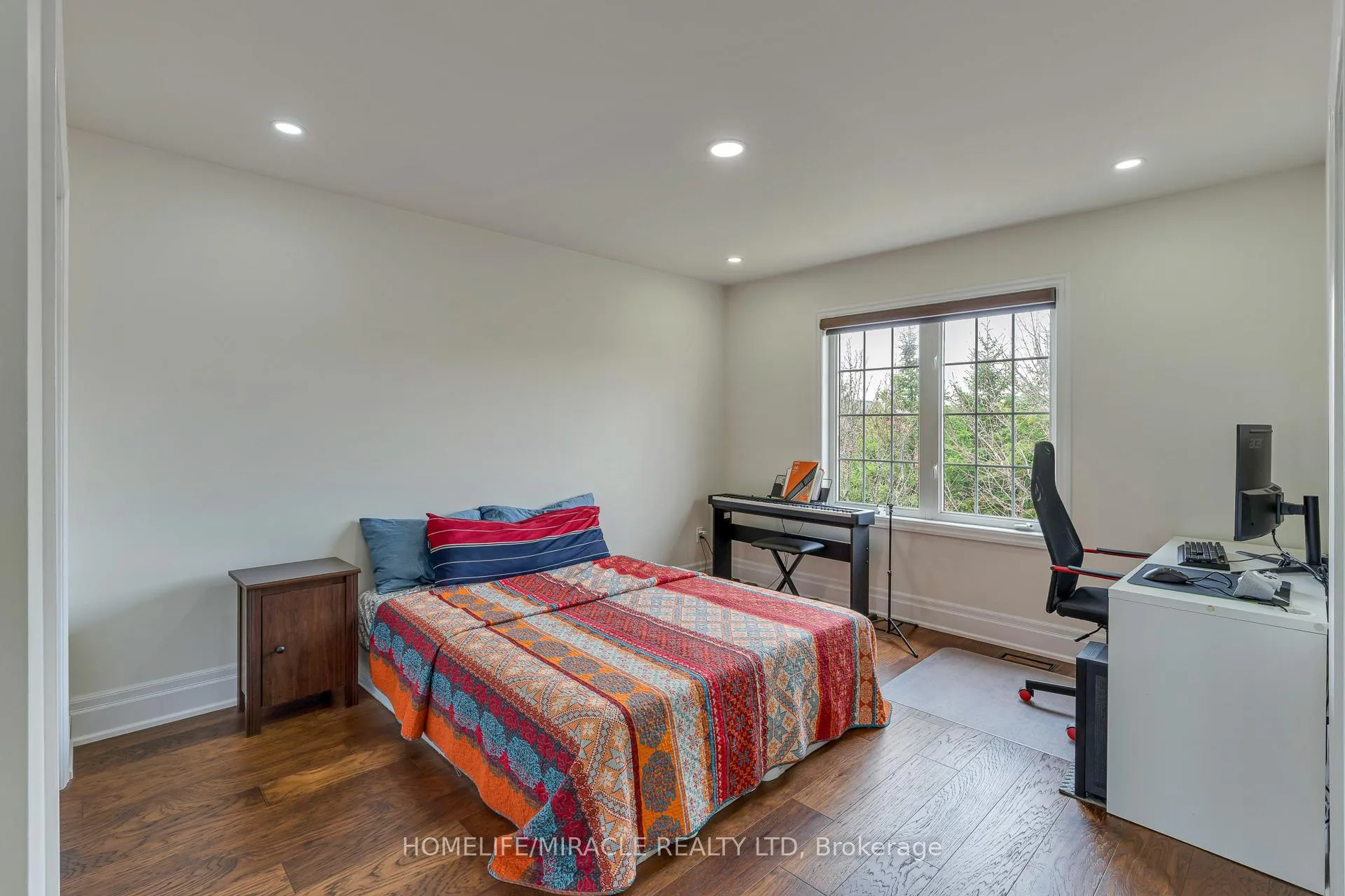 Photo 11 of 2299 Glazebrook Circle, Oakville, Westmount — HOMEH