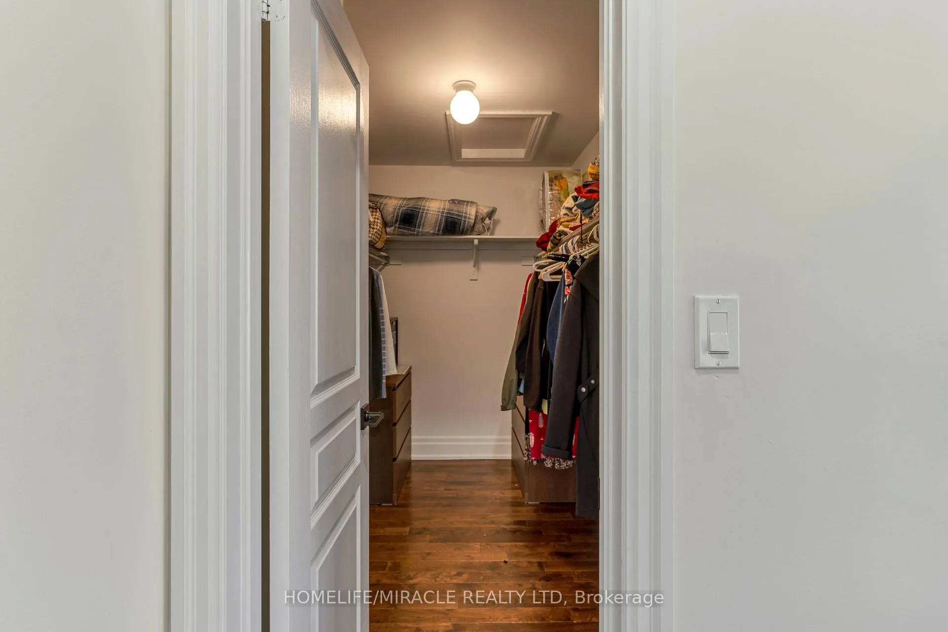 Photo 15 of 2299 Glazebrook Circle, Oakville, Westmount — HOMEH