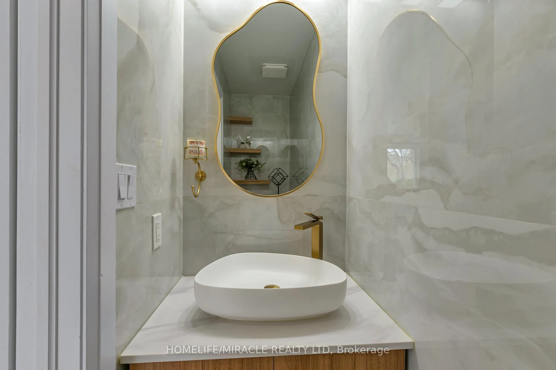 Photo 23 of 2299 Glazebrook Circle, Oakville, Westmount — HOMEH