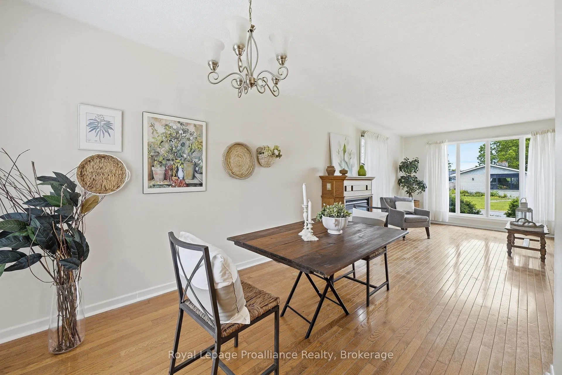 Photo 3 of 31 Downes Avenue, Prince Edward County, Picton Ward — HOMEH