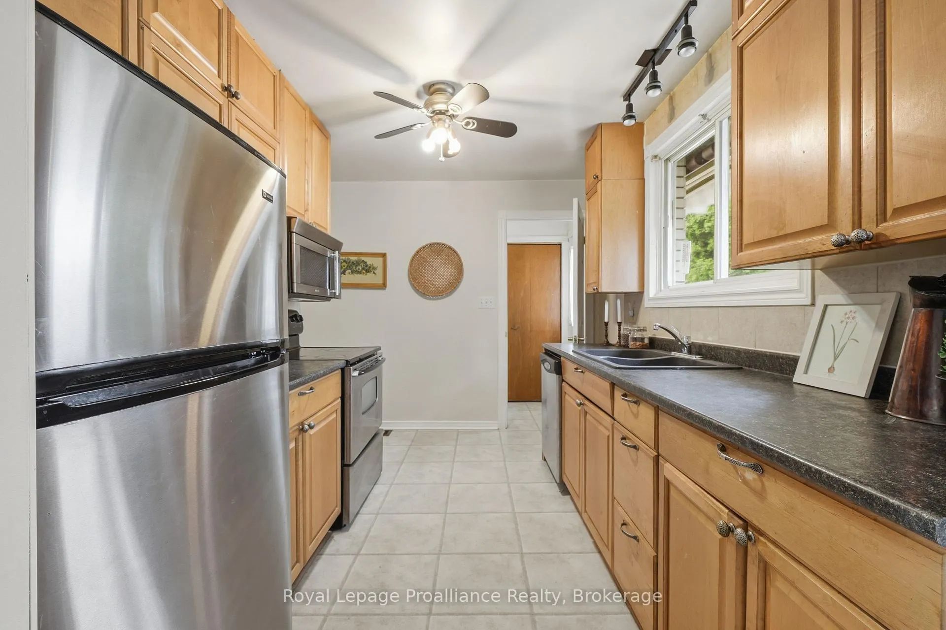 Photo 7 of 31 Downes Avenue, Prince Edward County, Picton Ward — HOMEH