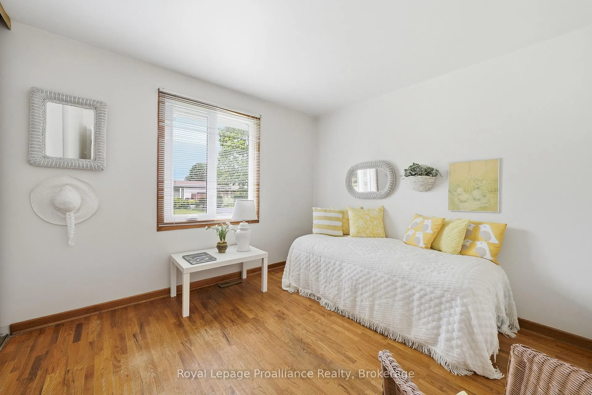 Photo 9 of 31 Downes Avenue, Prince Edward County, Picton Ward — HOMEH