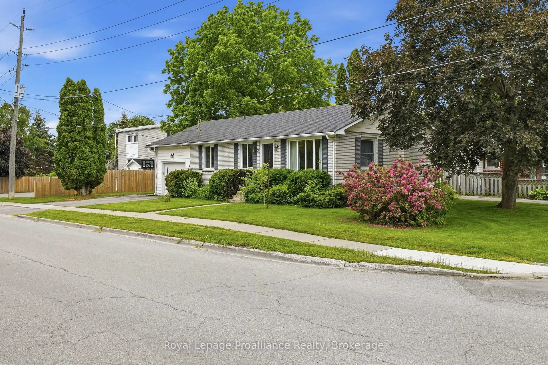 Photo 20 of 31 Downes Avenue, Prince Edward County, Picton Ward — HOMEH
