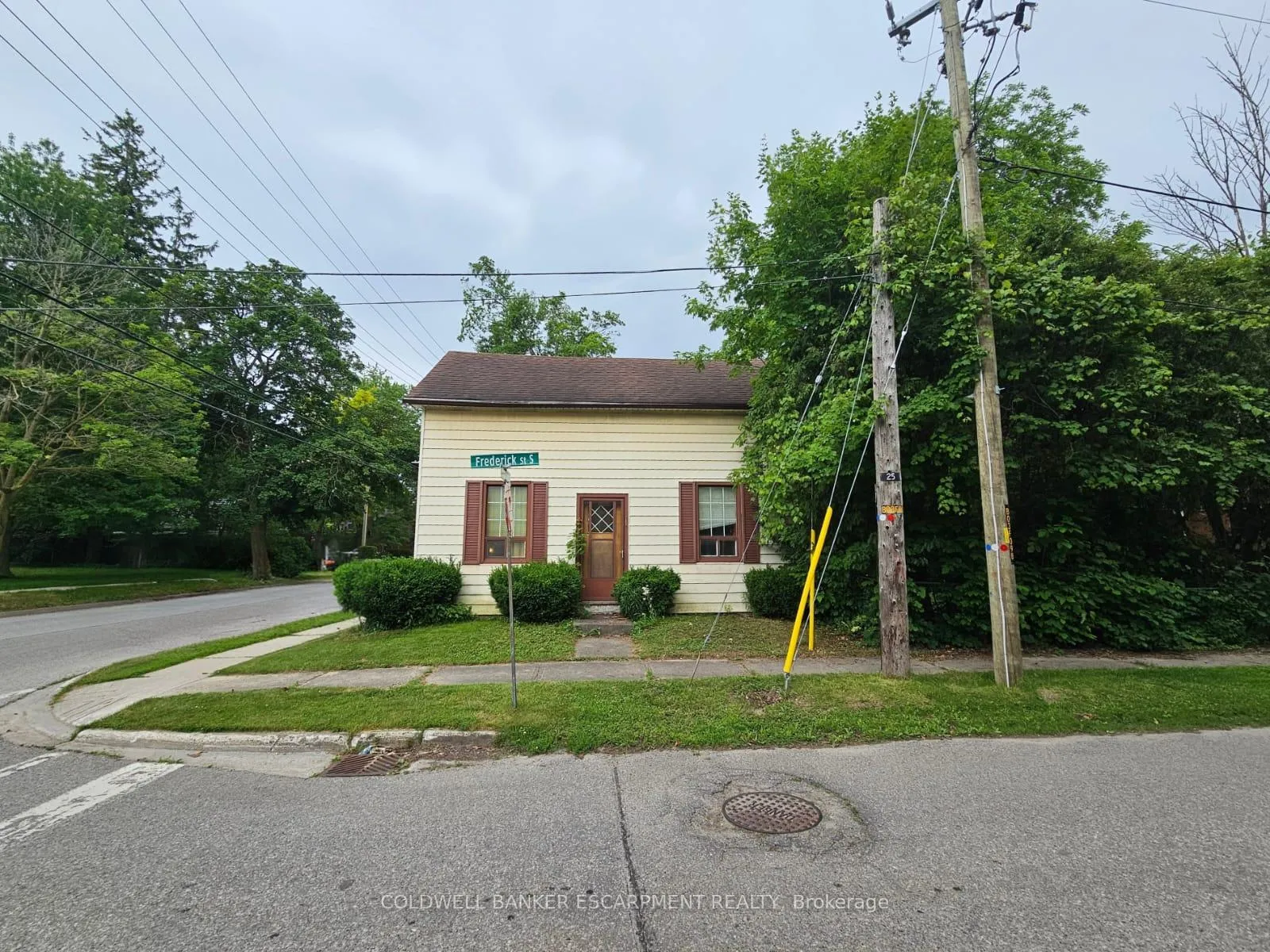 Photo 2 of 99 Church Street E, Halton Hills, Acton — HOMEH