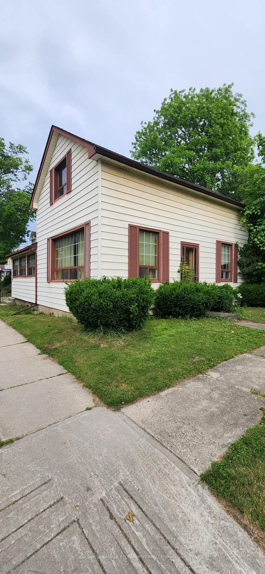 Photo 3 of 99 Church Street E, Halton Hills, Acton — HOMEH