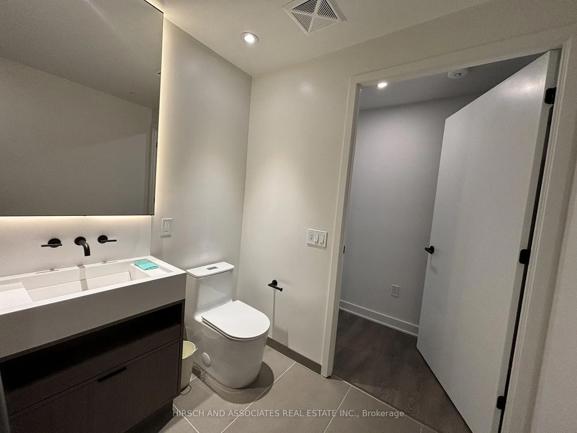 Photo 14 of Unit 2107, 55 Charles Street E, Toronto, Church-Yonge Corridor — HOMEH