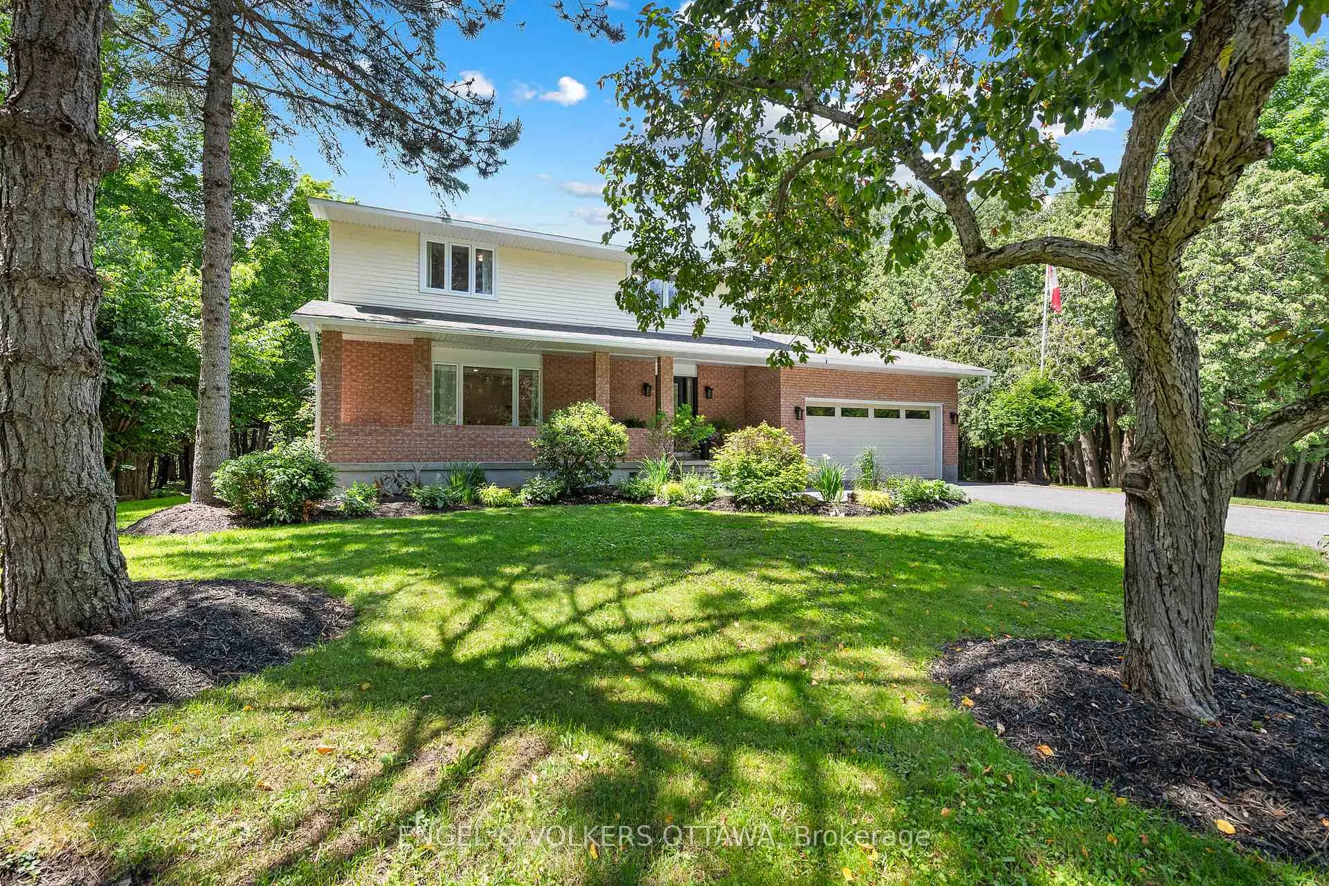 Photo 4 of 80 Richland Drive, Ottawa, Goulbourn Twp From Franktown Rd/South To Rideau — HOMEH