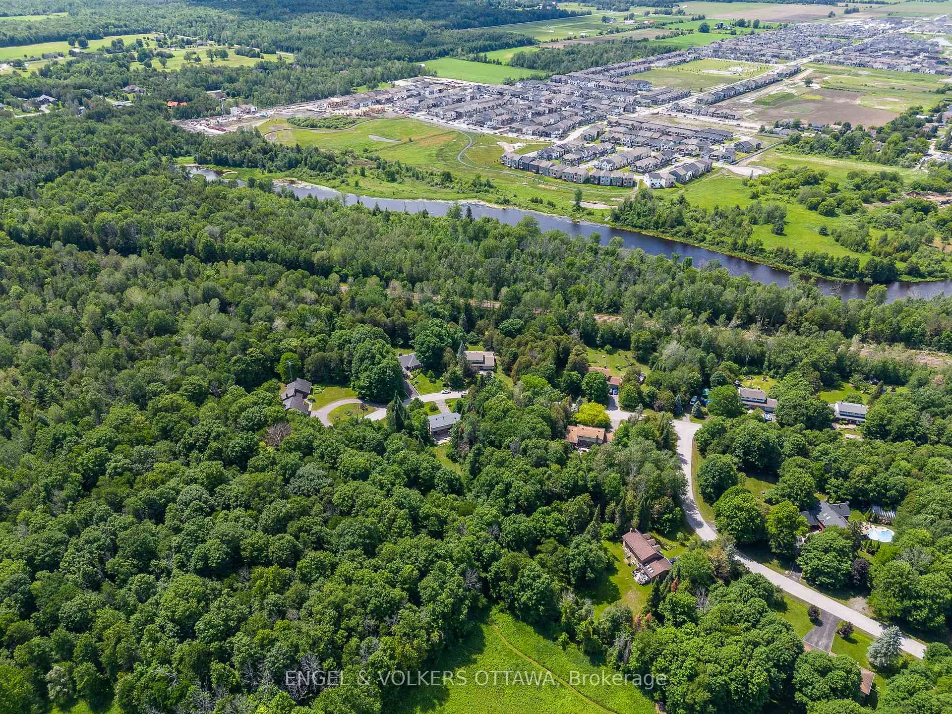 Photo 61 of 80 Richland Drive, Ottawa, Goulbourn Twp From Franktown Rd/South To Rideau — HOMEH