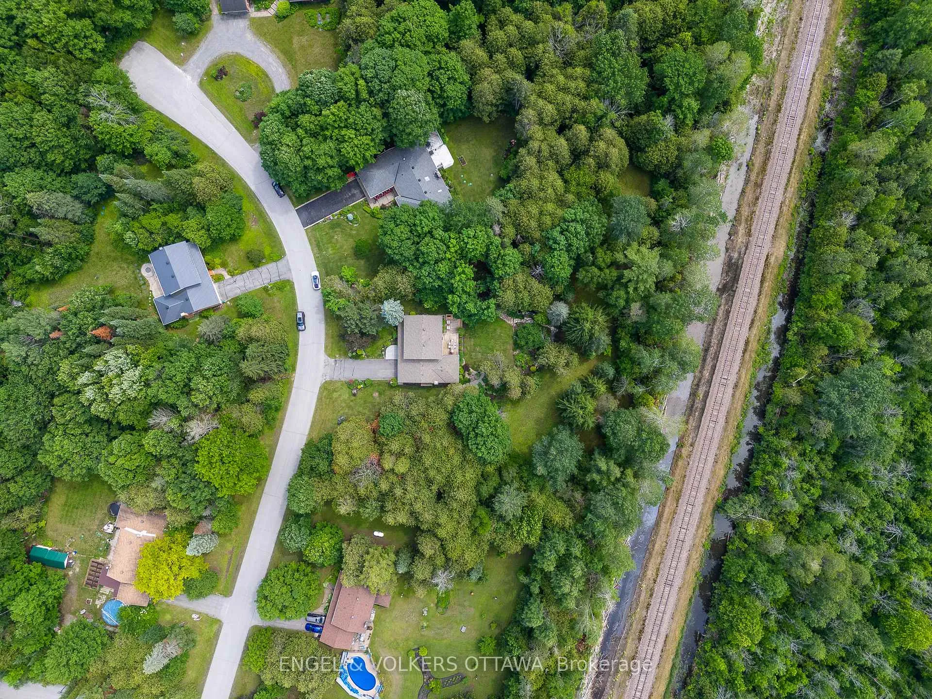 Photo 63 of 80 Richland Drive, Ottawa, Goulbourn Twp From Franktown Rd/South To Rideau — HOMEH