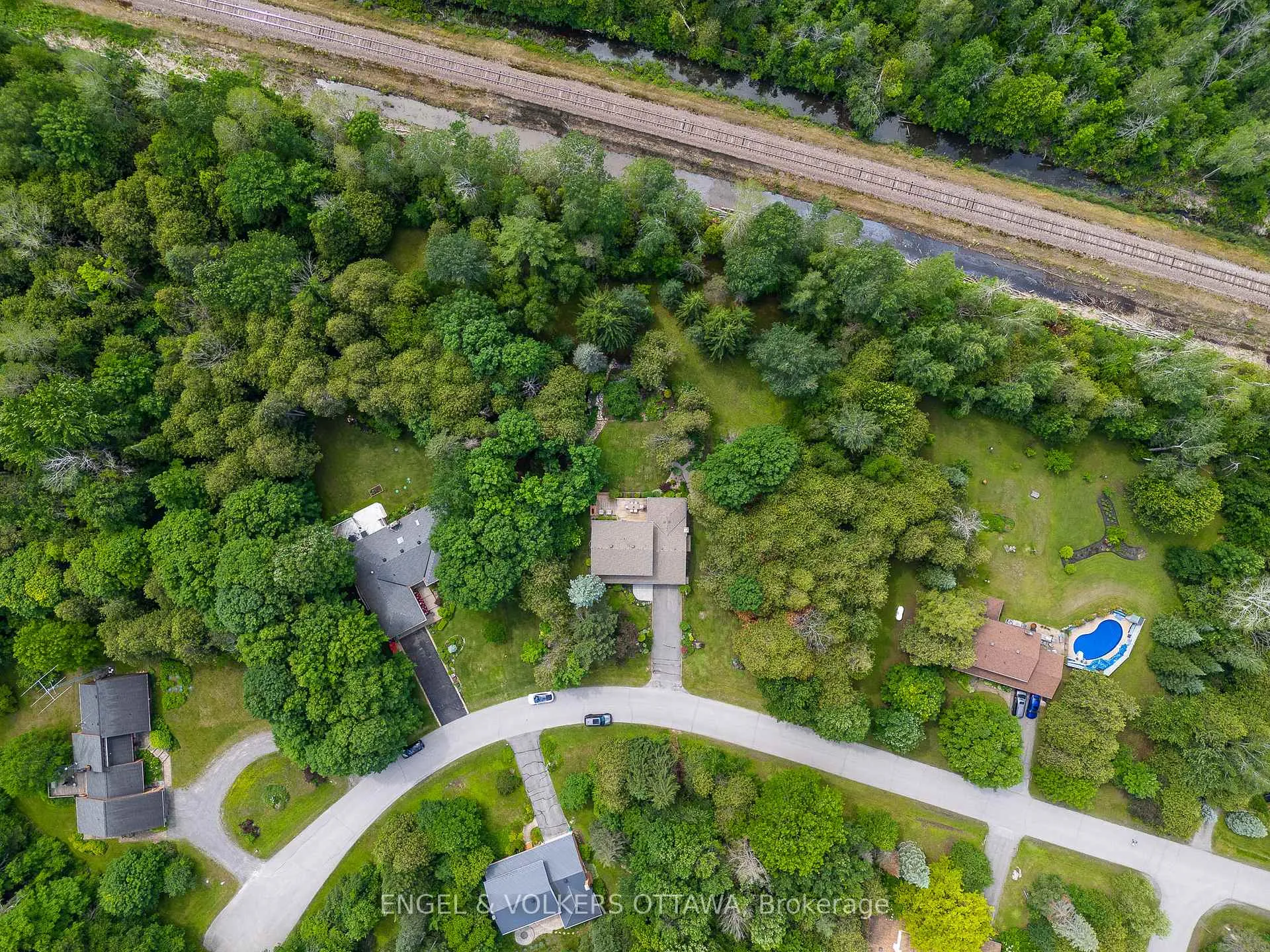Photo 64 of 80 Richland Drive, Ottawa, Goulbourn Twp From Franktown Rd/South To Rideau — HOMEH