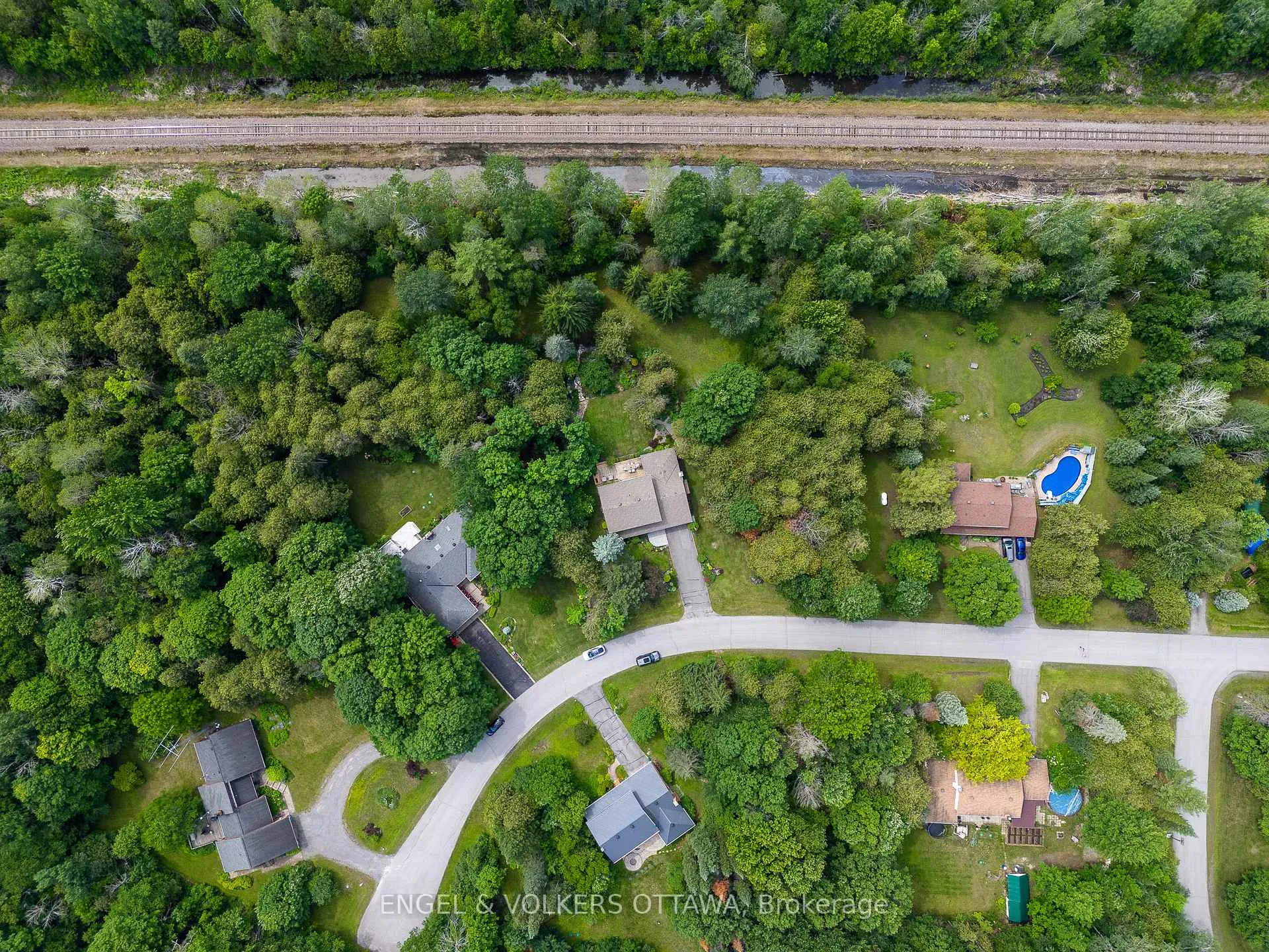 Photo 65 of 80 Richland Drive, Ottawa, Goulbourn Twp From Franktown Rd/South To Rideau — HOMEH