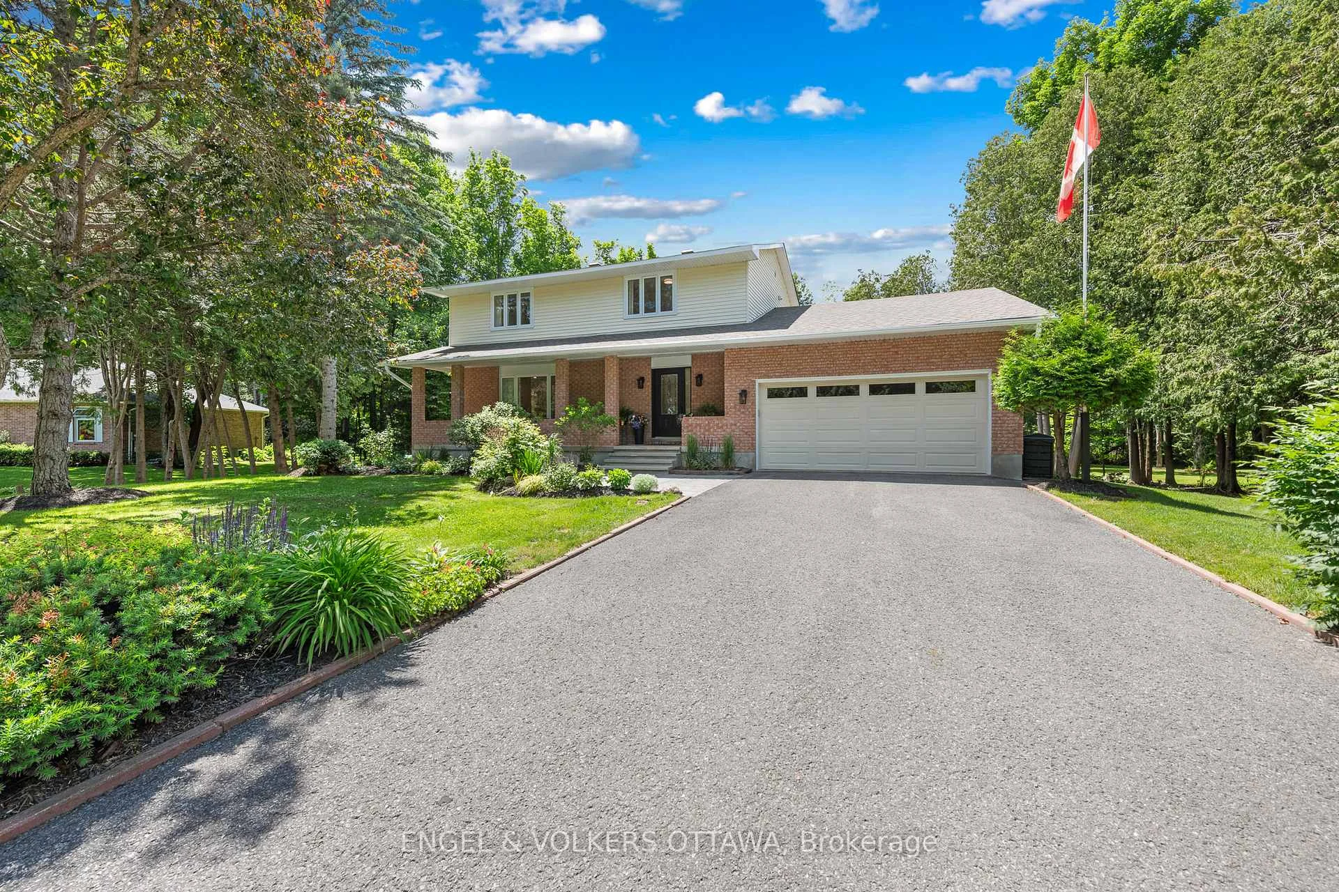Photo 2 of 80 Richland Drive, Ottawa, Goulbourn Twp From Franktown Rd/South To Rideau — HOMEH
