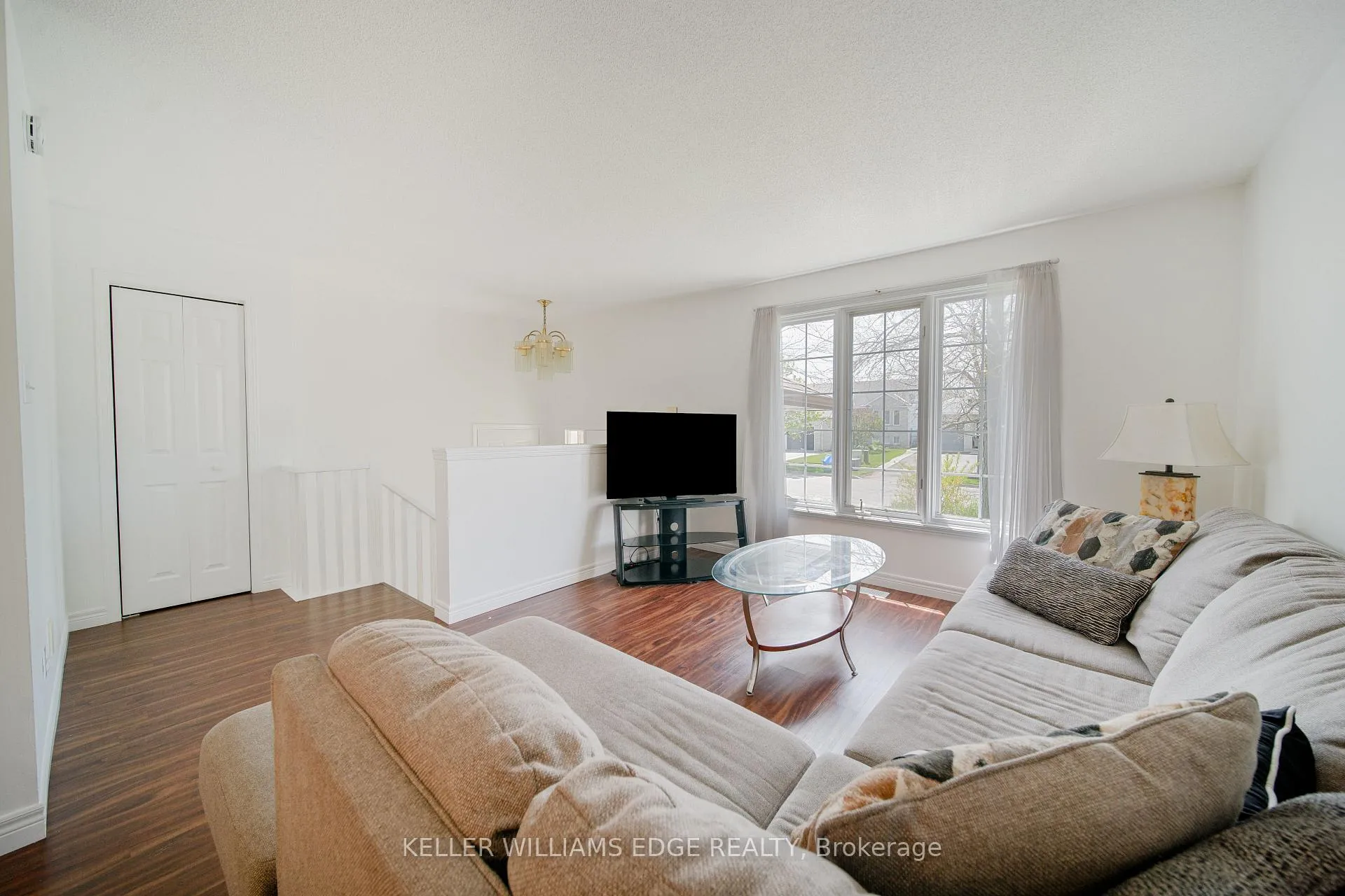 Photo 10 of 4913 Adam Court, Lincoln, Beamsville — HOMEH