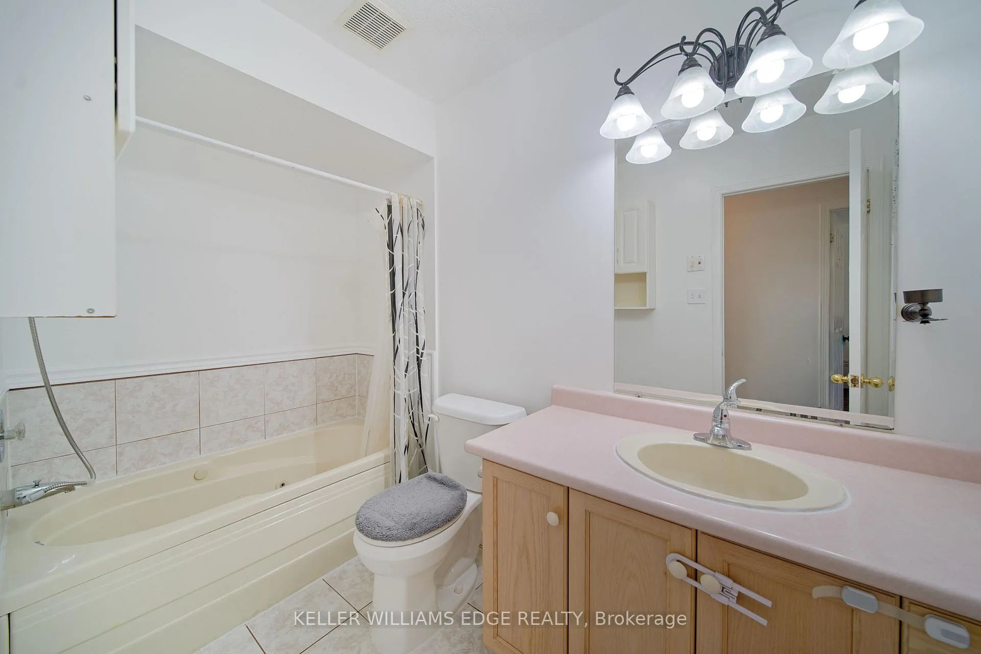 Photo 17 of 4913 Adam Court, Lincoln, Beamsville — HOMEH