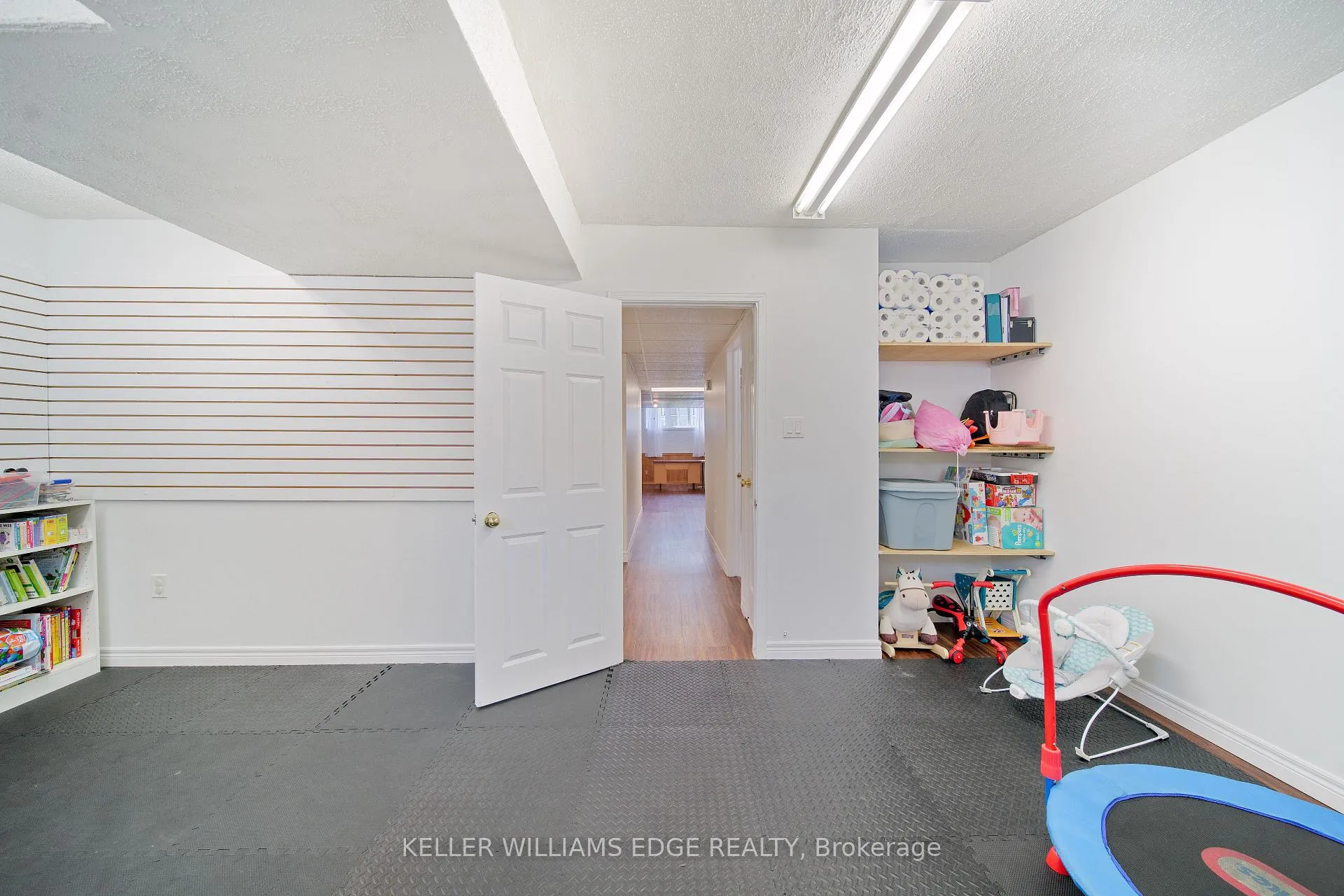 Photo 32 of 4913 Adam Court, Lincoln, Beamsville — HOMEH