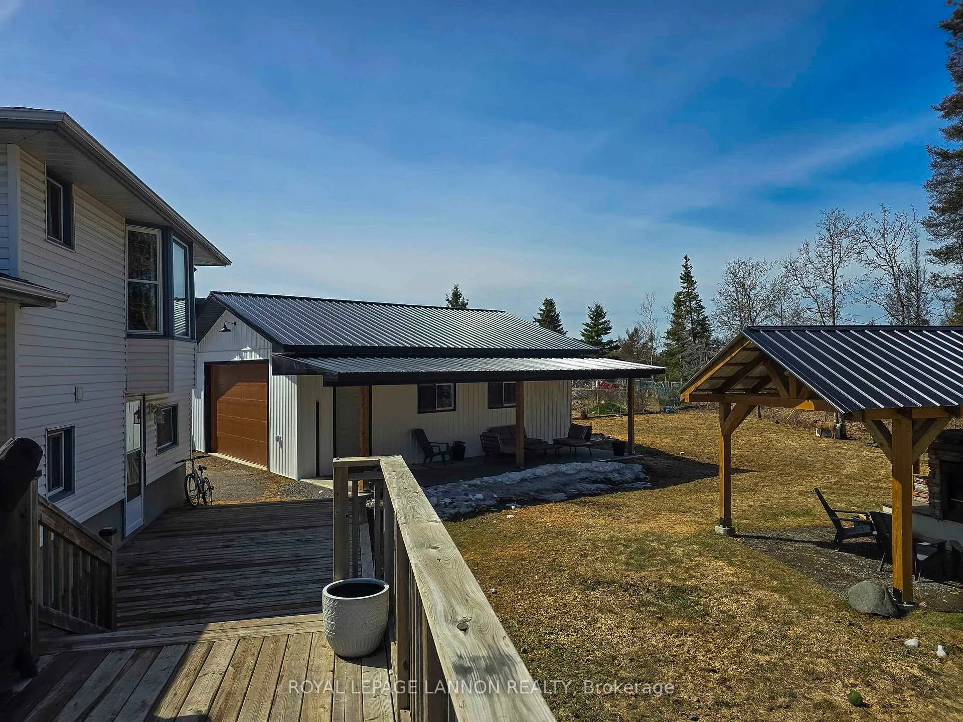 Photo 3 of 526 Ryerson Place, Thunder Bay, College Park — HOMEH
