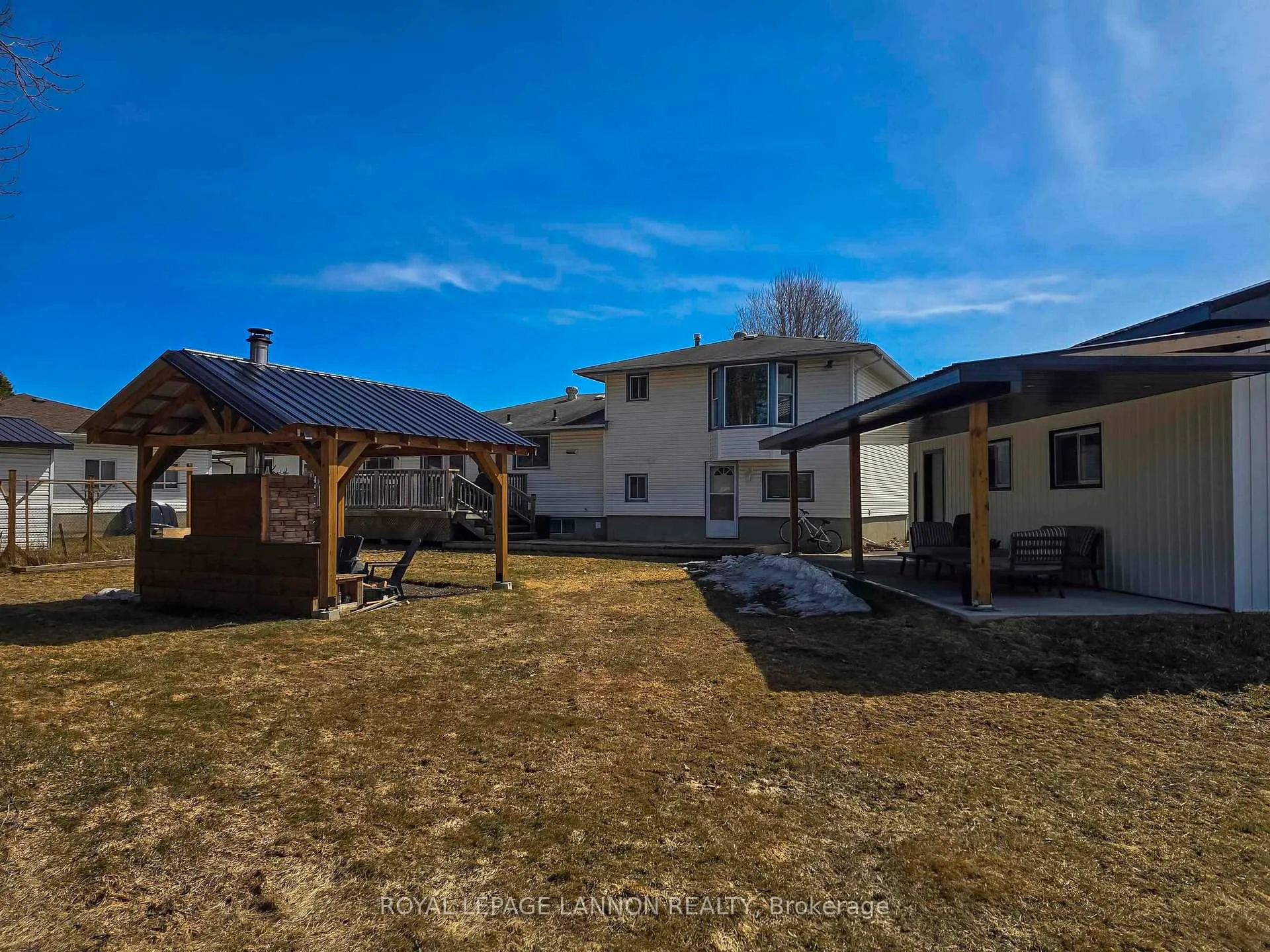 Photo 5 of 526 Ryerson Place, Thunder Bay, College Park — HOMEH