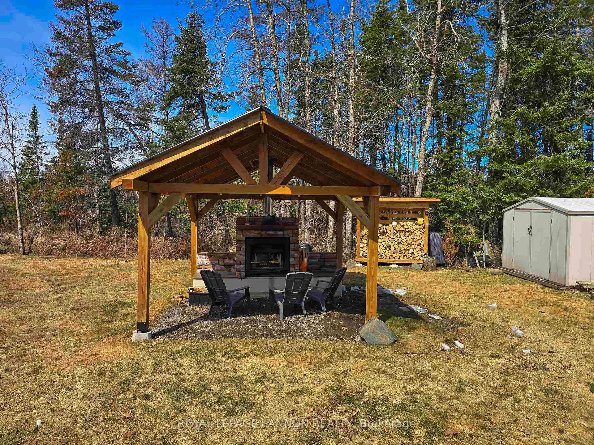 Photo 6 of 526 Ryerson Place, Thunder Bay, College Park — HOMEH