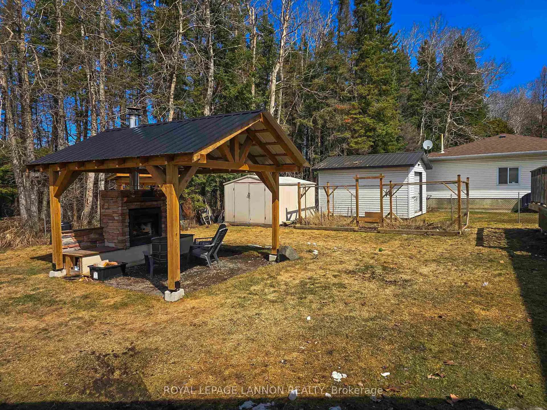 Photo 7 of 526 Ryerson Place, Thunder Bay, College Park — HOMEH
