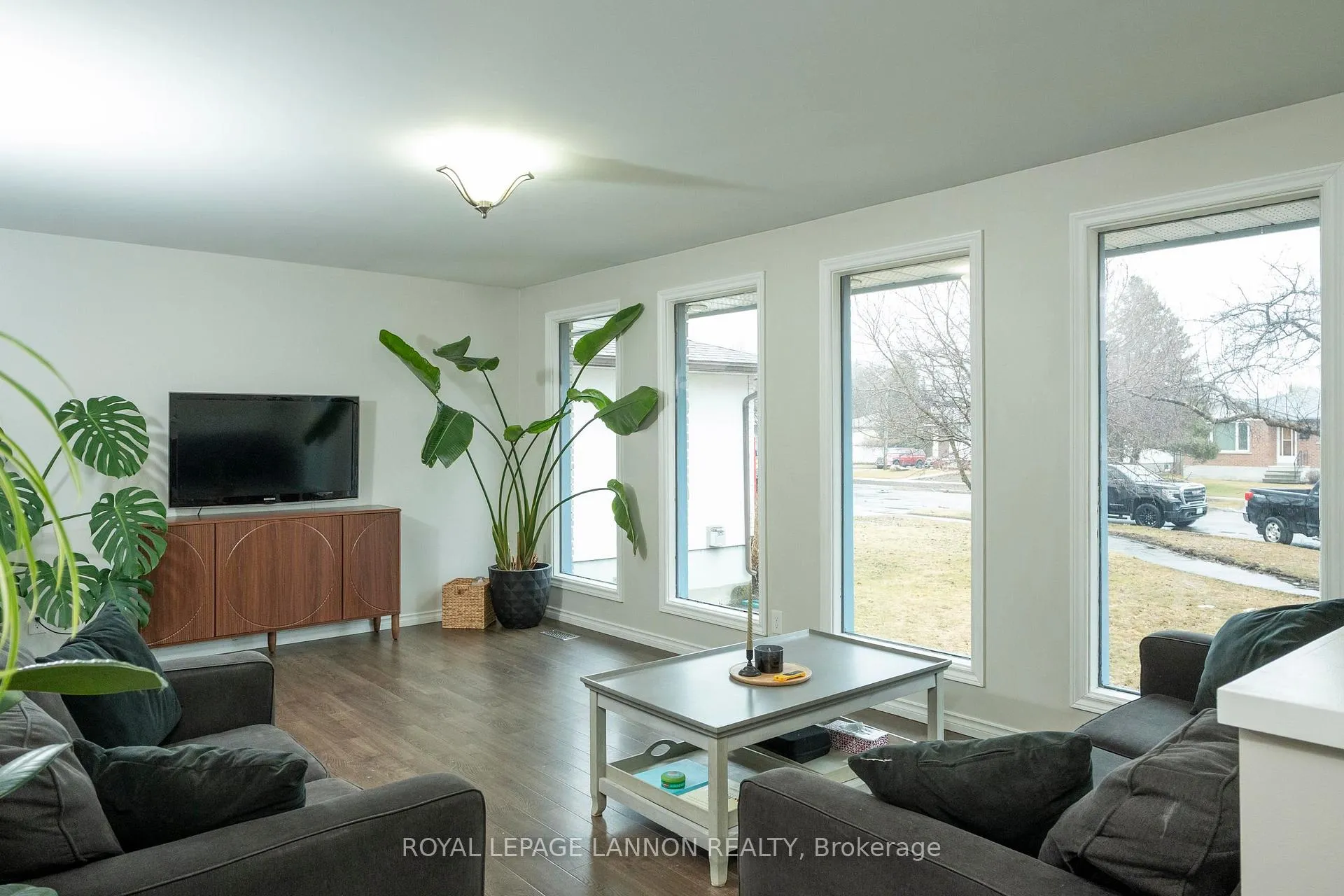 Photo 9 of 526 Ryerson Place, Thunder Bay, College Park — HOMEH