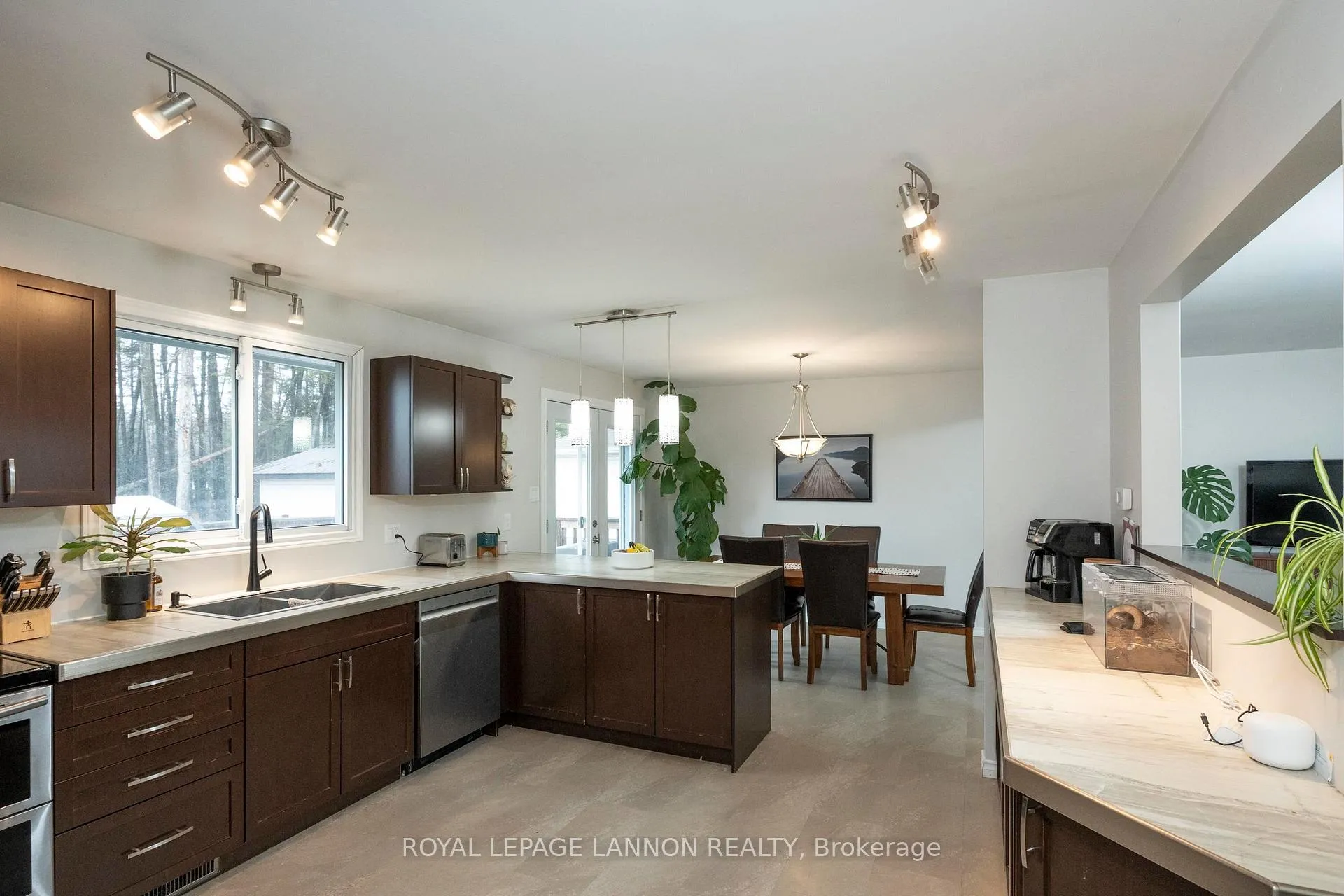 Photo 21 of 526 Ryerson Place, Thunder Bay, College Park — HOMEH