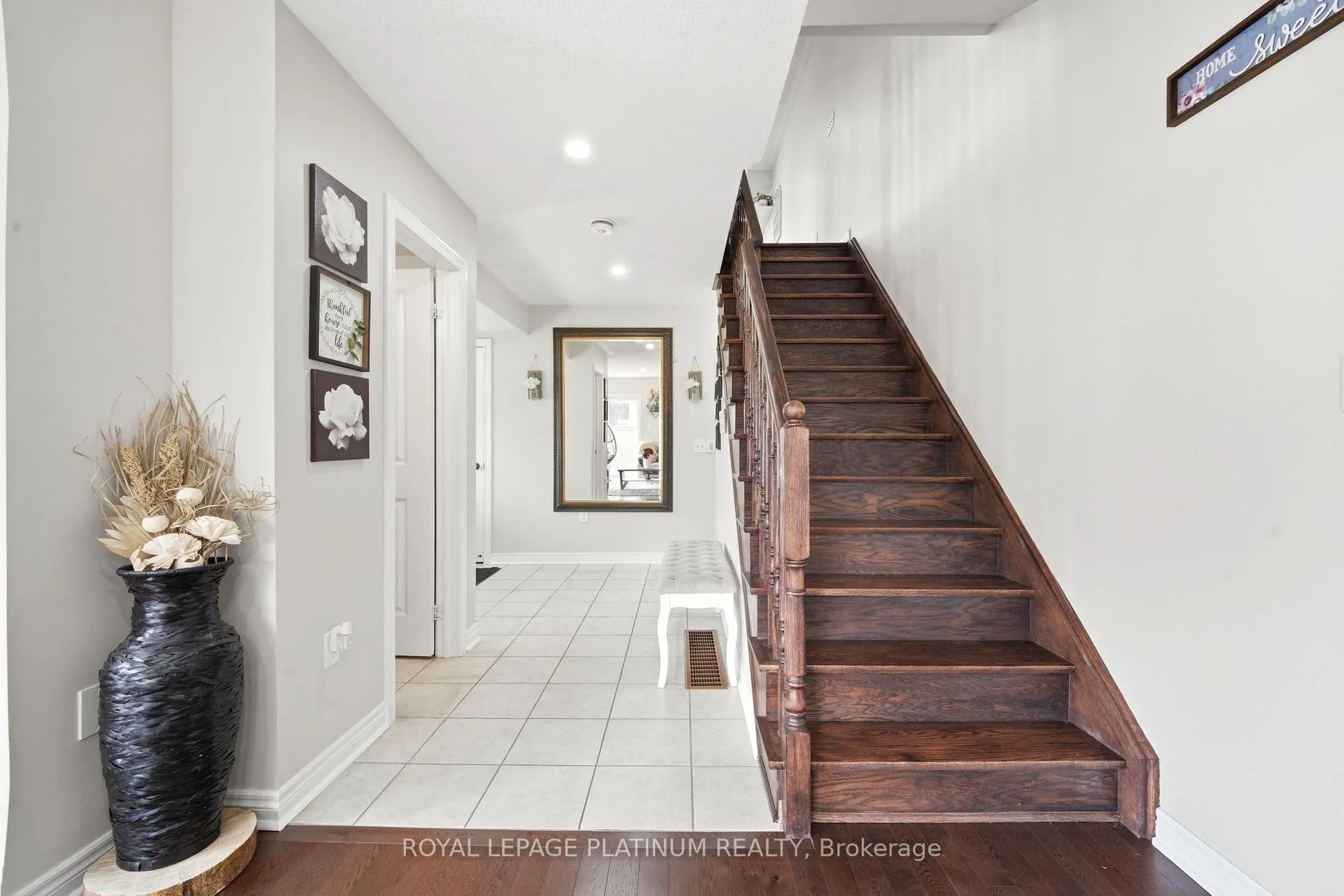 Photo 20 of 37 Padbury Trail, Brampton, Northwest Brampton — HOMEH