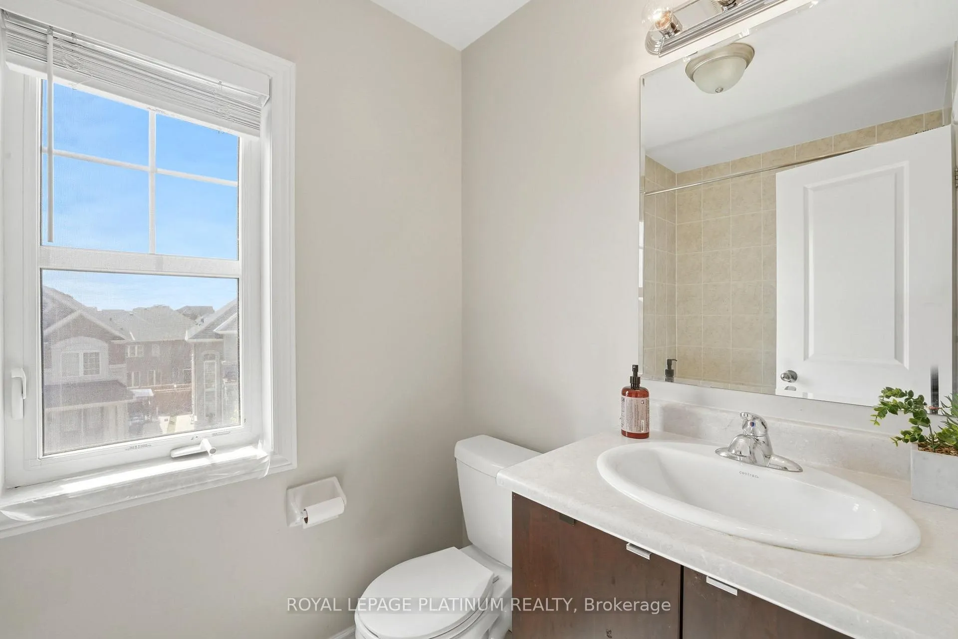 Photo 25 of 37 Padbury Trail, Brampton, Northwest Brampton — HOMEH