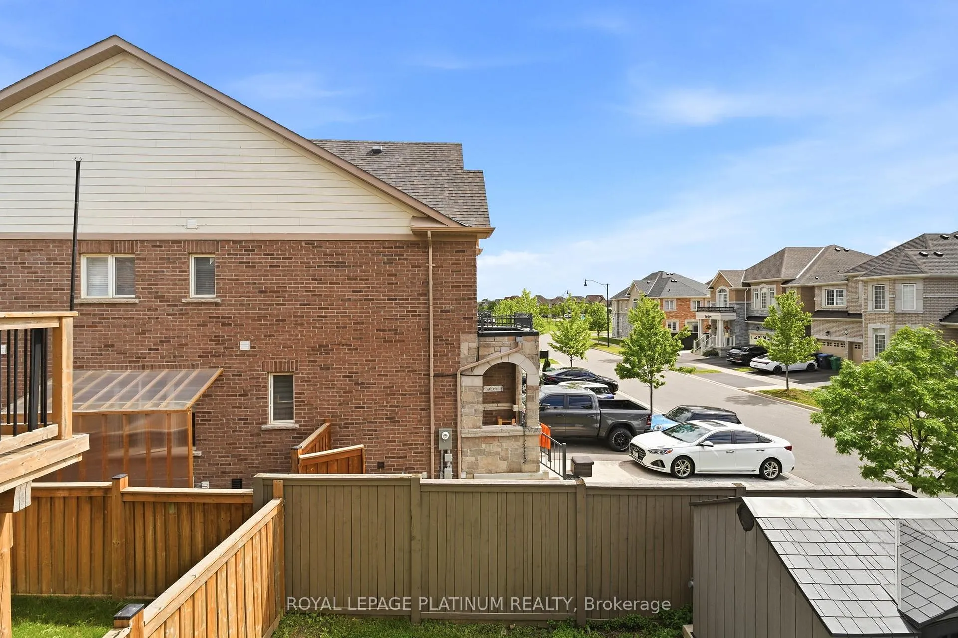 Photo 38 of 37 Padbury Trail, Brampton, Northwest Brampton — HOMEH