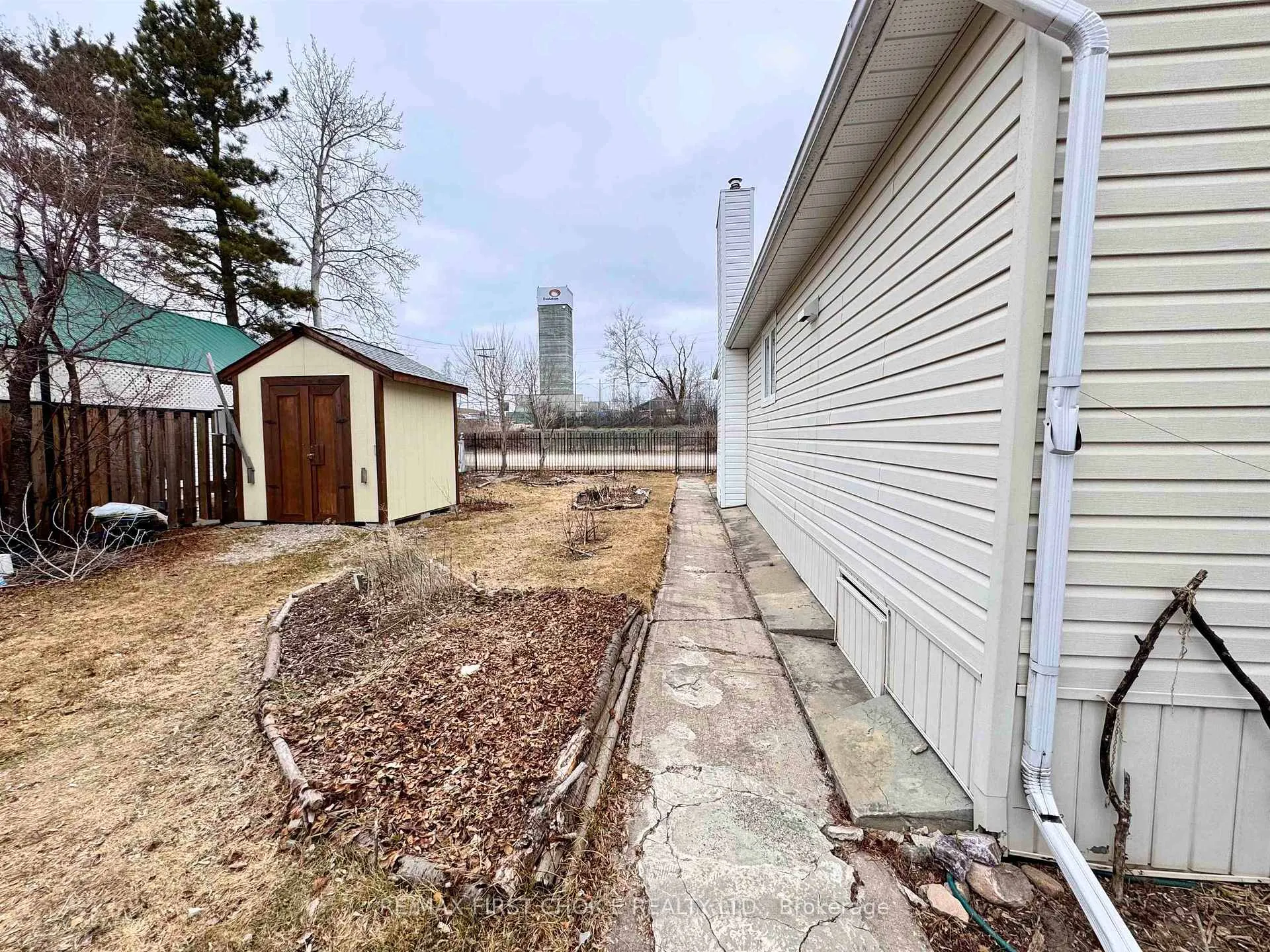 Photo 4 of 28 William Street, Red Lake — HOMEH