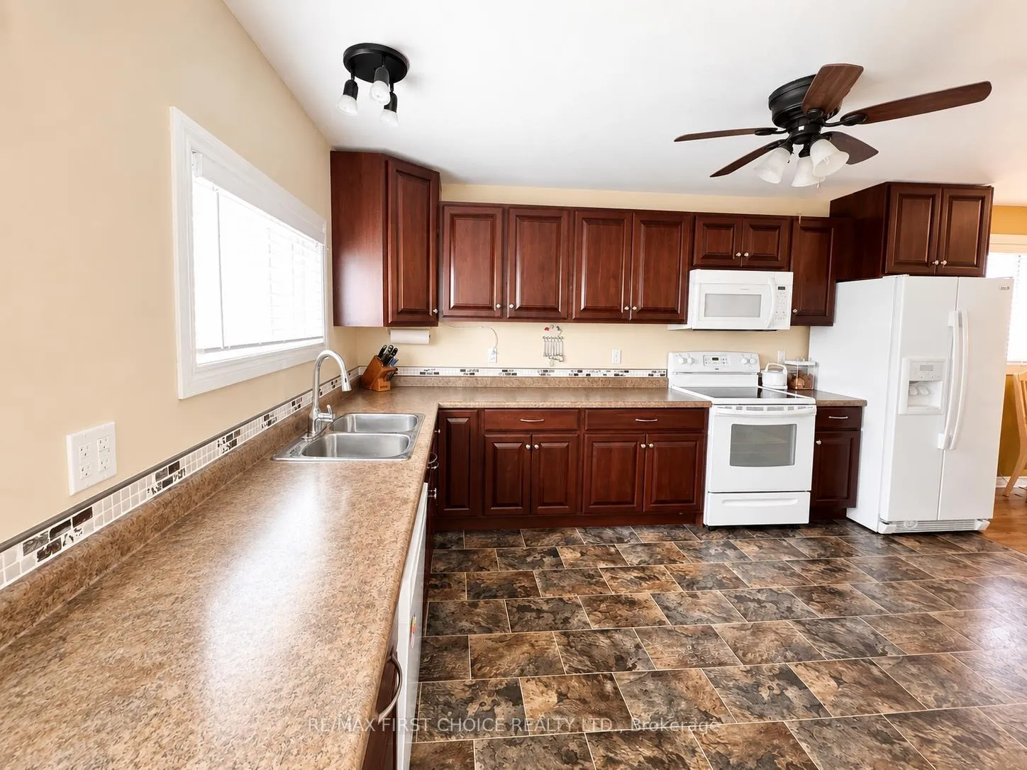 Photo 10 of 28 William Street, Red Lake — HOMEH