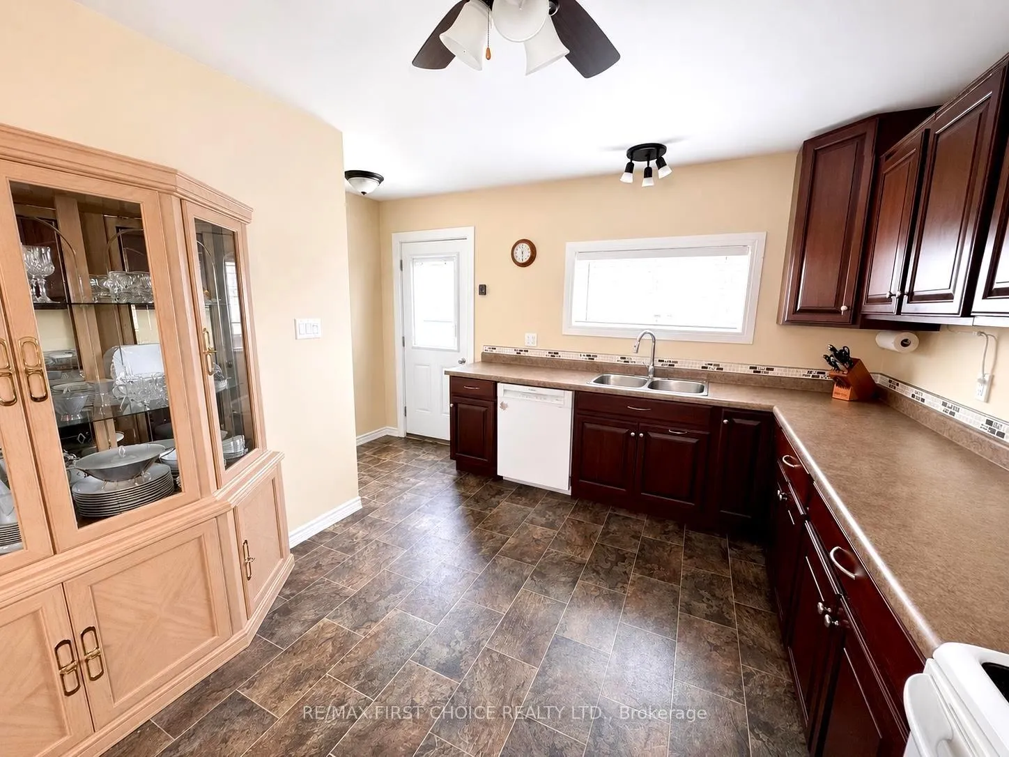 Photo 11 of 28 William Street, Red Lake — HOMEH