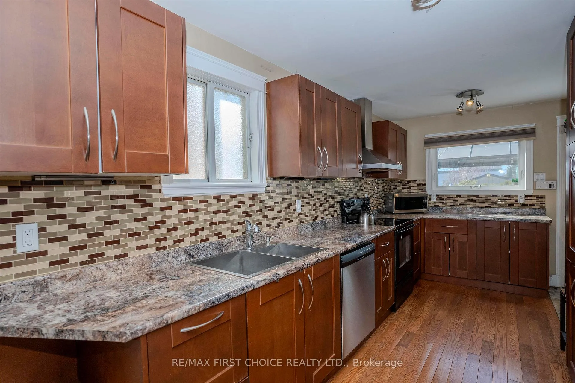 Photo 5 of 128 Amelia Street W, Thunder Bay, Westfort — HOMEH