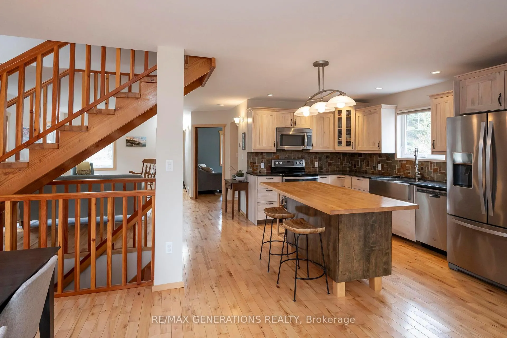 Photo 5 of 286 Van Horne Street, Thunder Bay, Court / Cumberland — HOMEH