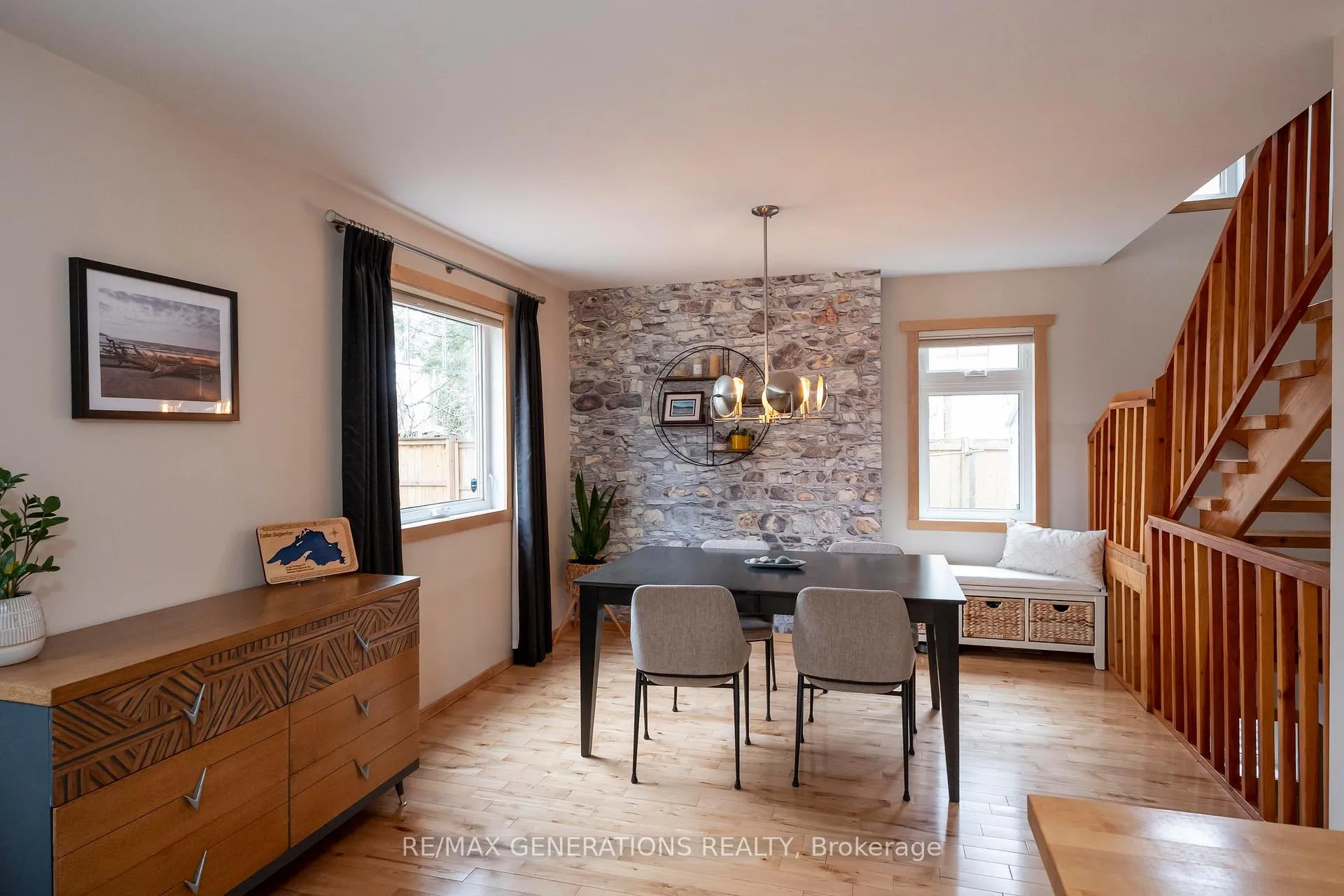 Photo 7 of 286 Van Horne Street, Thunder Bay, Court / Cumberland — HOMEH